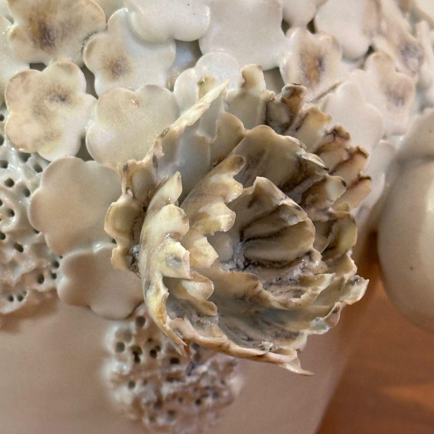 XXI secolo e contemporaneo Chala Toprak, Contemporaneo, Scultura moderna, Vaso di fiori, Porcellana, 2022 in vendita