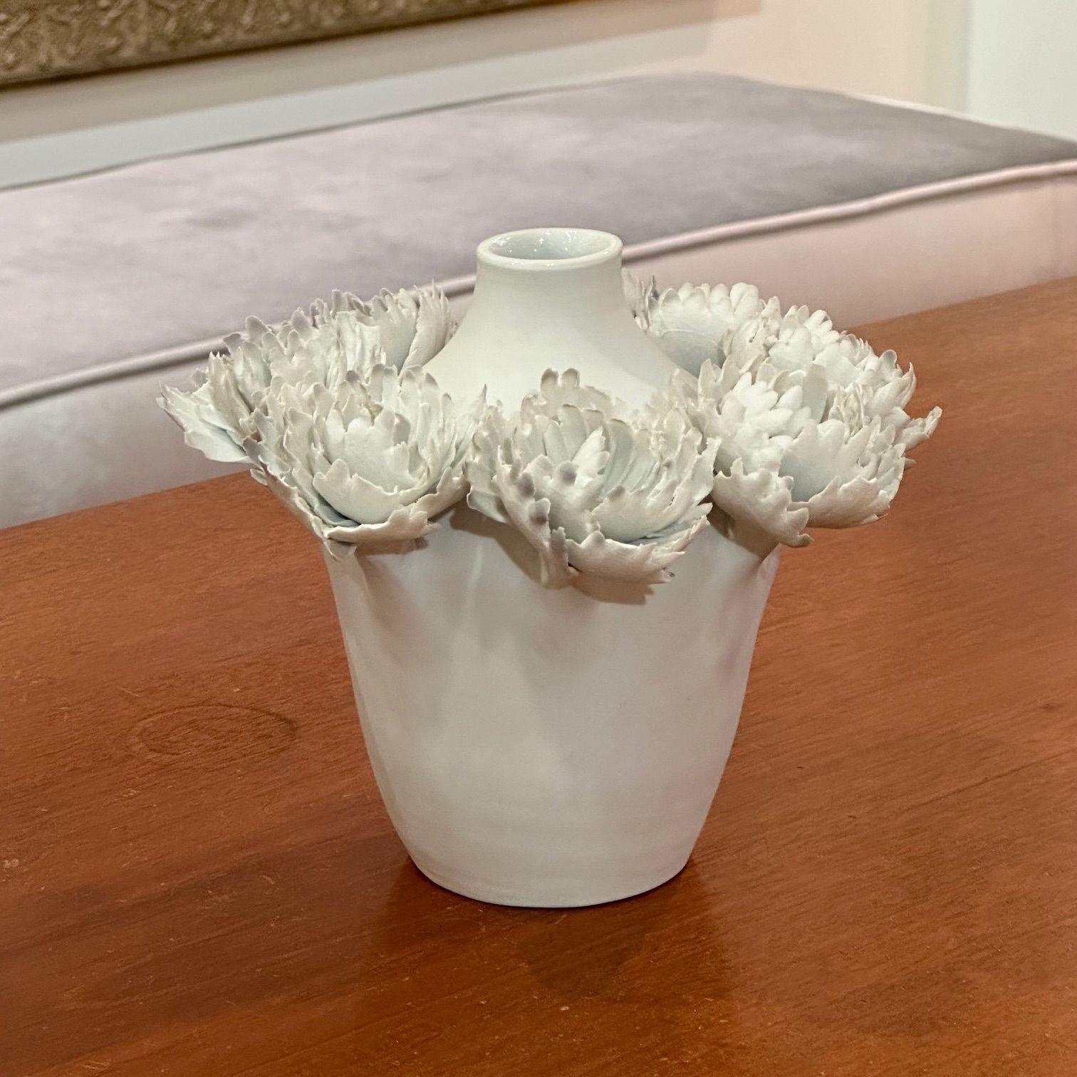 Moderno Chala Toprak, Scultura moderna e contemporanea, vaso di fiori, porcellana, 2023 in vendita