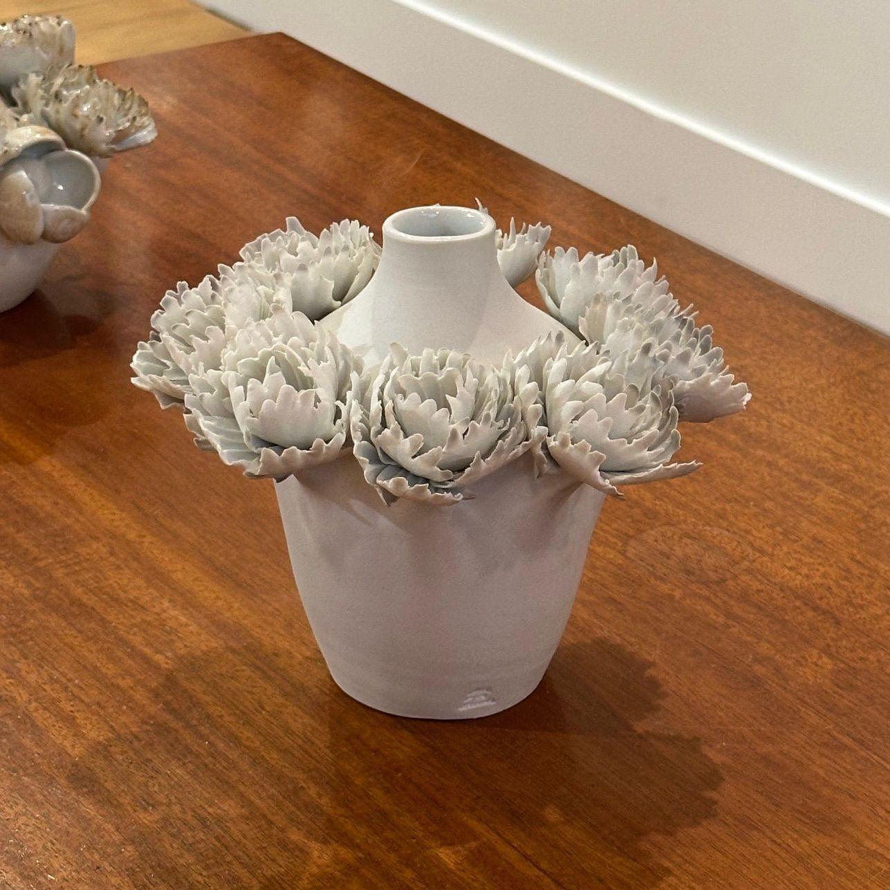 Americano Chala Toprak, Scultura moderna e contemporanea, vaso di fiori, porcellana, 2023 in vendita