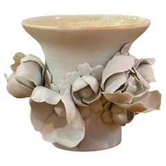 Chala Toprak, Contemporary, Modern Sculpture, Flower Vase, Porcelain, 2023