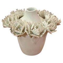 Chala Toprak, Contemporary, Modern Sculpture, Flower Vase, Porcelain, 2023