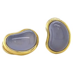 18K Yellow Gold Bean Shaped Chalcedony Clip-on Earrings