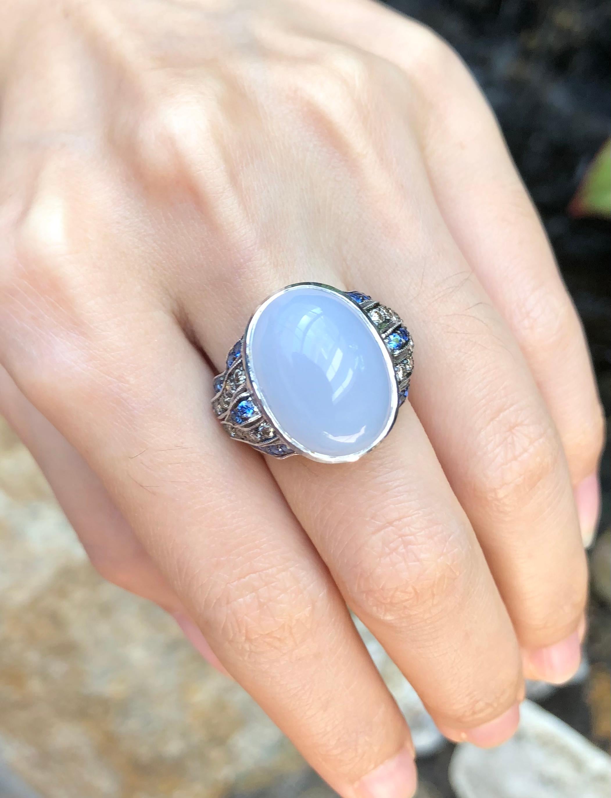 Chalcedony, Blue Sapphire and Brown Diamond Ring Set in 18 Karat White Gold For Sale 3