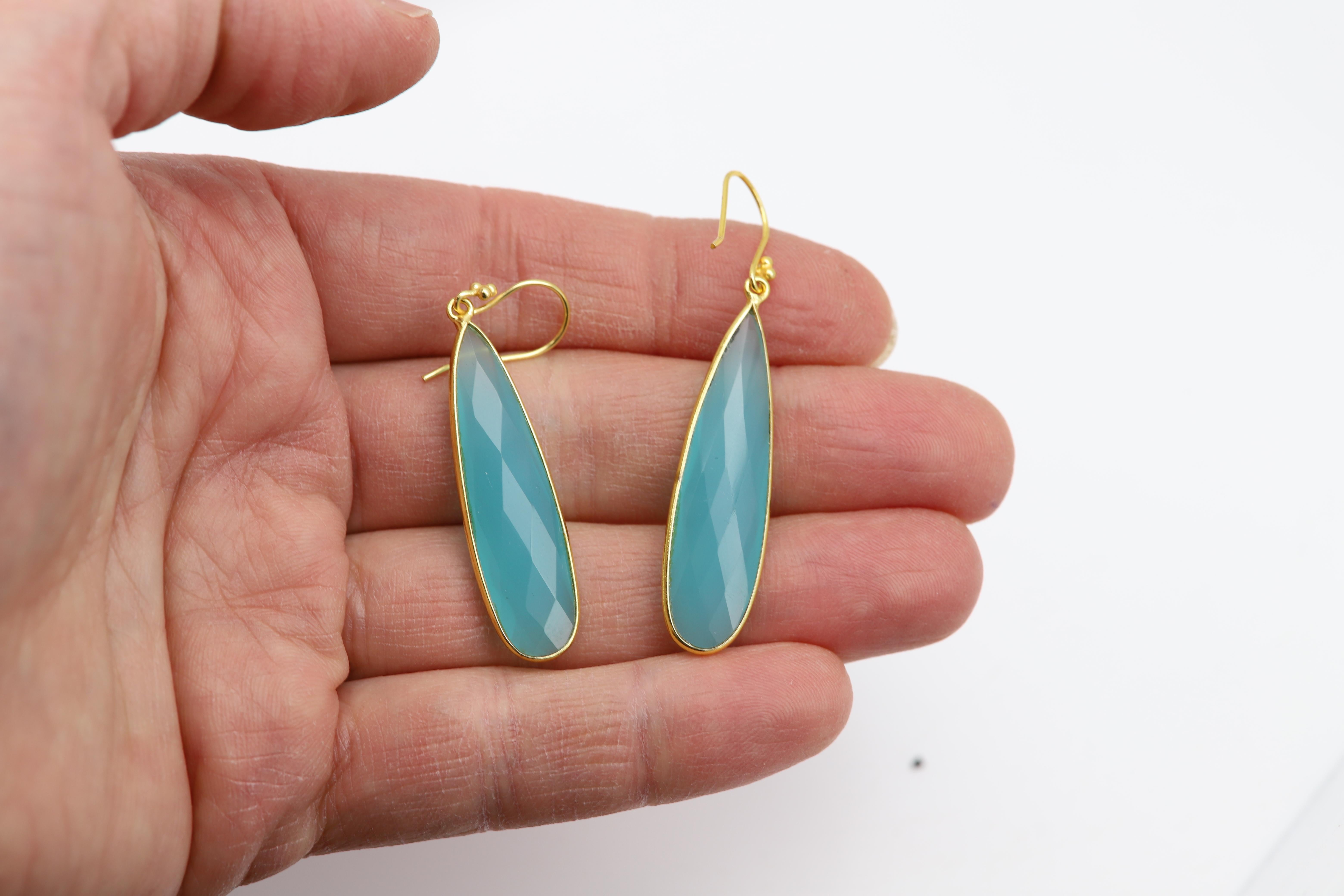 Chalcedony Dangle Earrings Sterling Silver Turquoise color Earring In New Condition For Sale In Brooklyn, NY