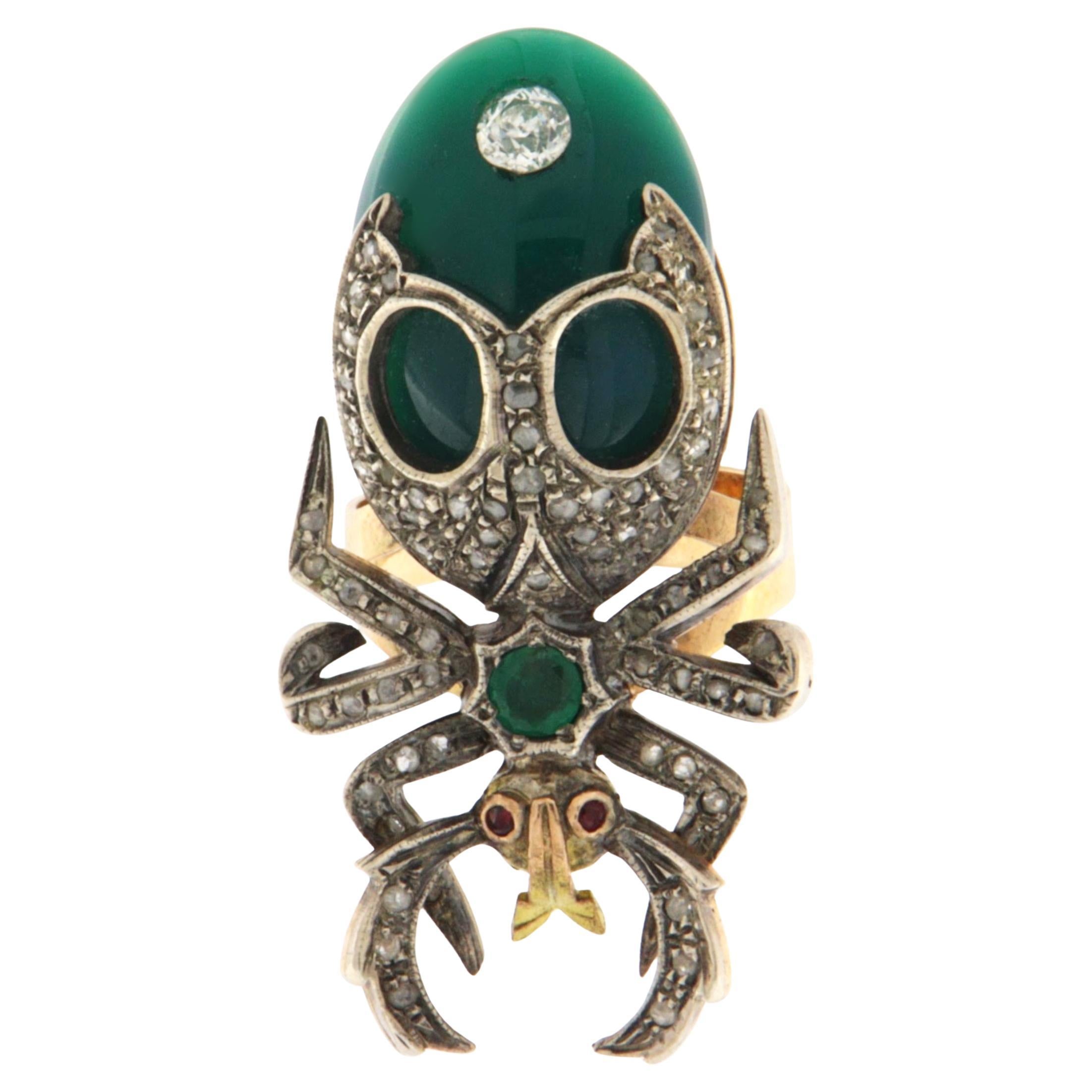 Chalzedon Diamanten Smaragd Rubine 9 Karat Gelbgold Spinne Cocktail Ring im Angebot