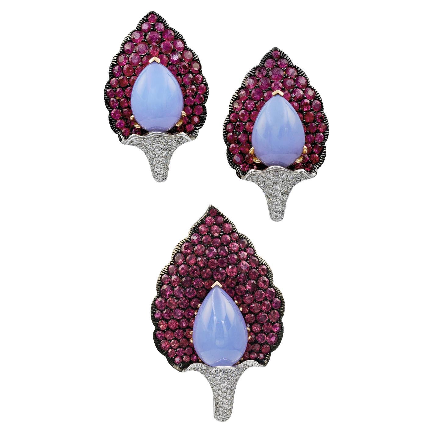 Chalcedony Pink Sapphire Earrings and Brooch/Pendant Jewelry Suite For Sale