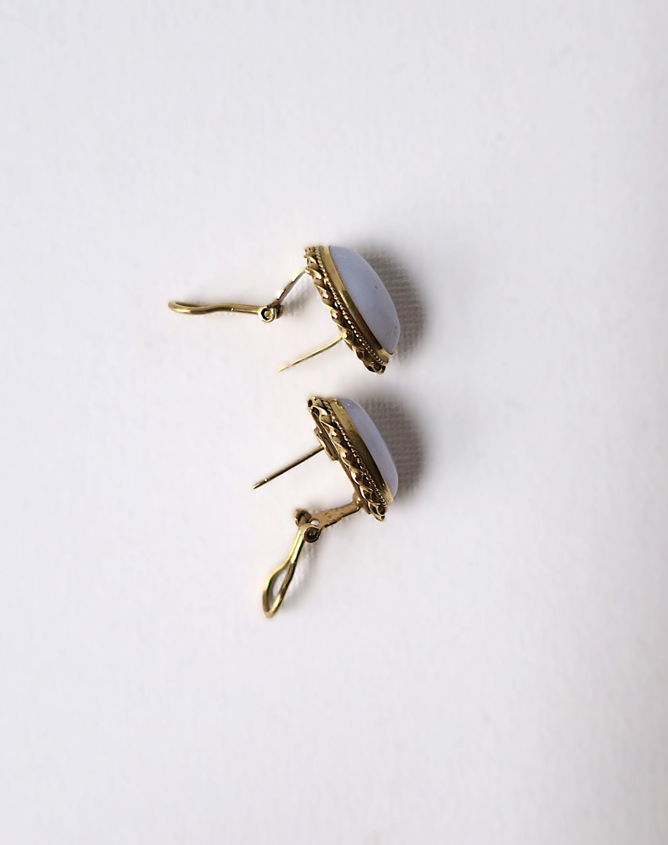 Chalcedony Quartz 14-Karat Gold Earrings For Sale 7