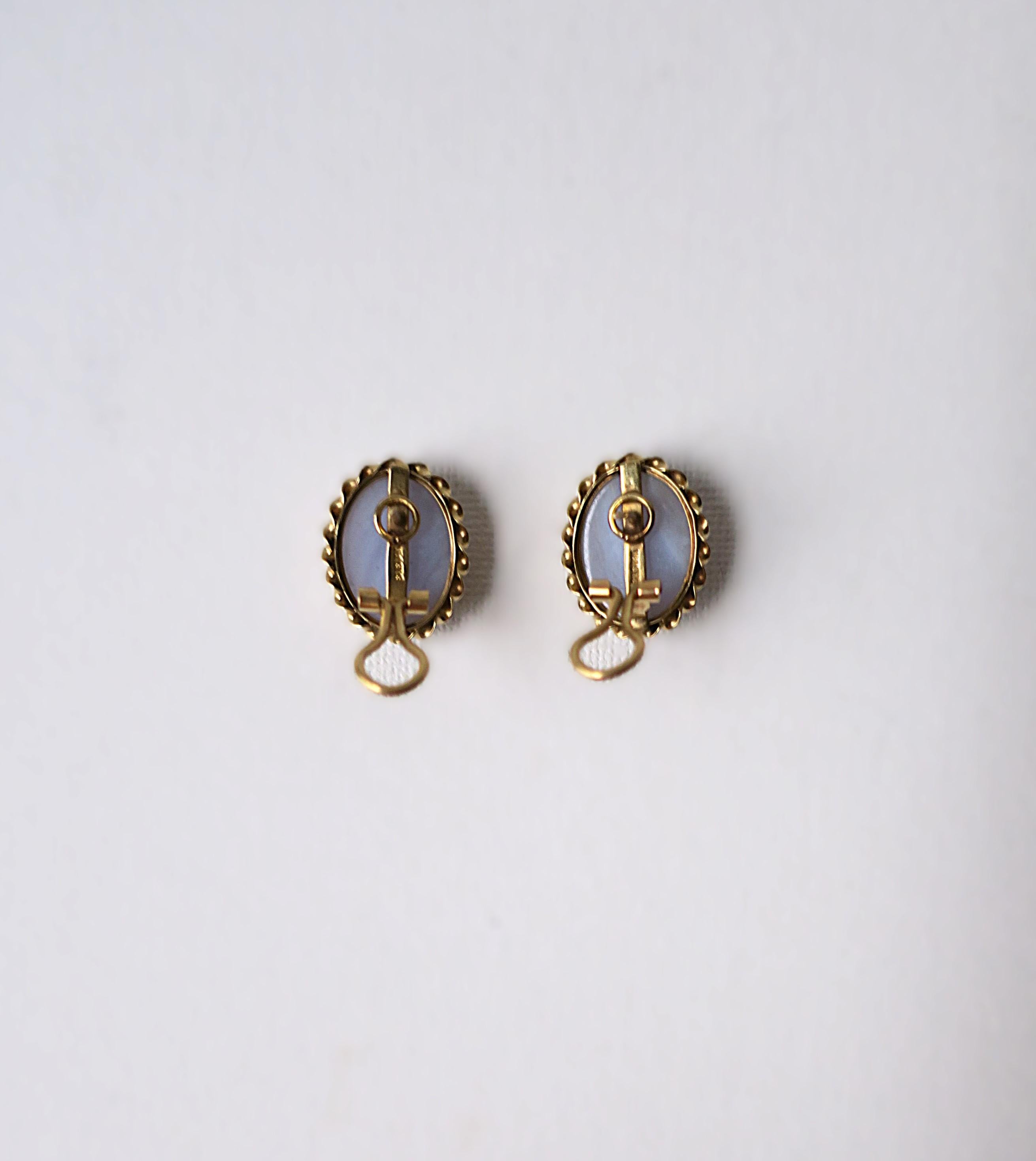 Chalcedony Quartz 14-Karat Gold Earrings For Sale 8