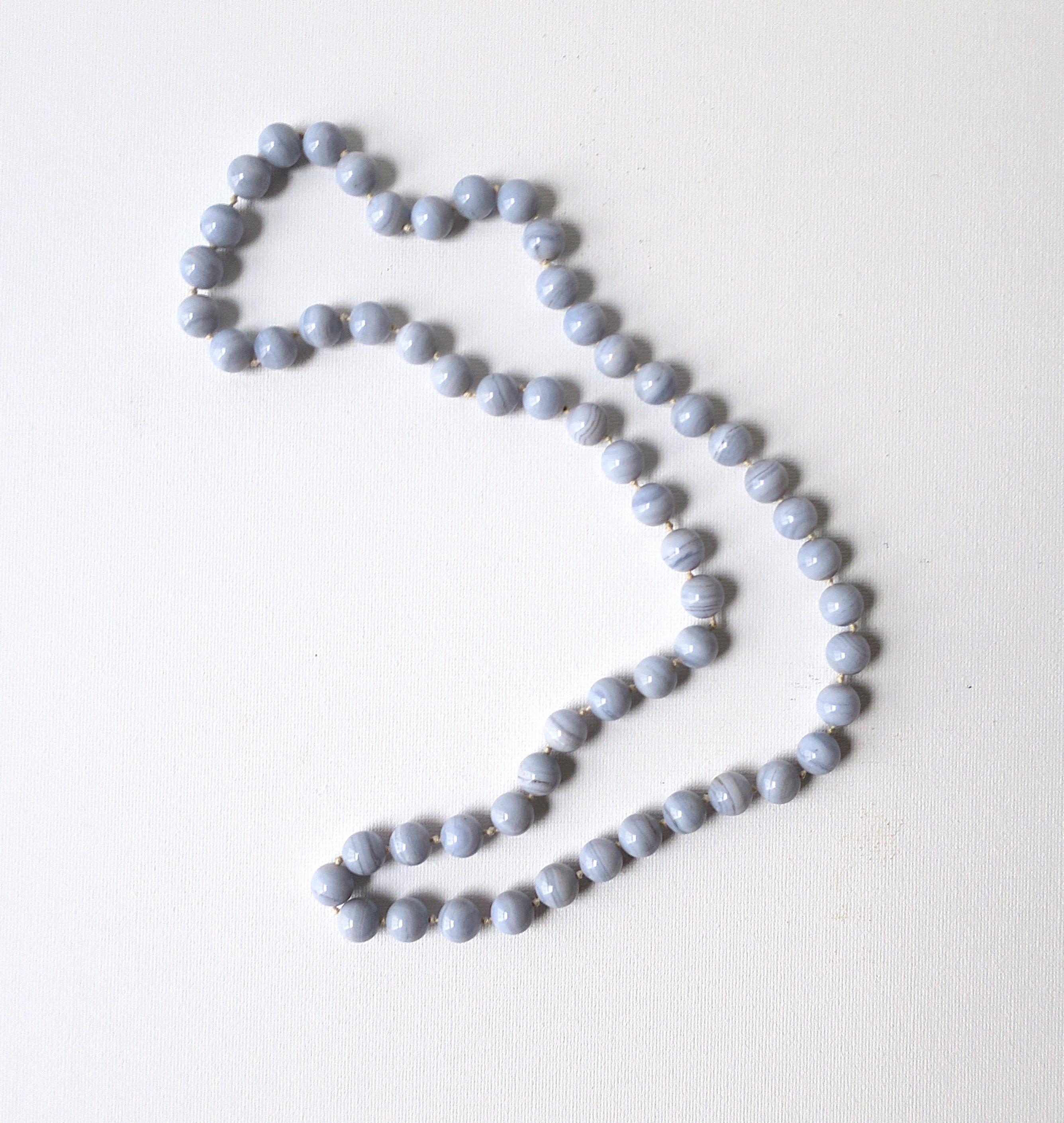 Collana di perline di quarzo calcedonio In condizioni buone in vendita a New York, NY