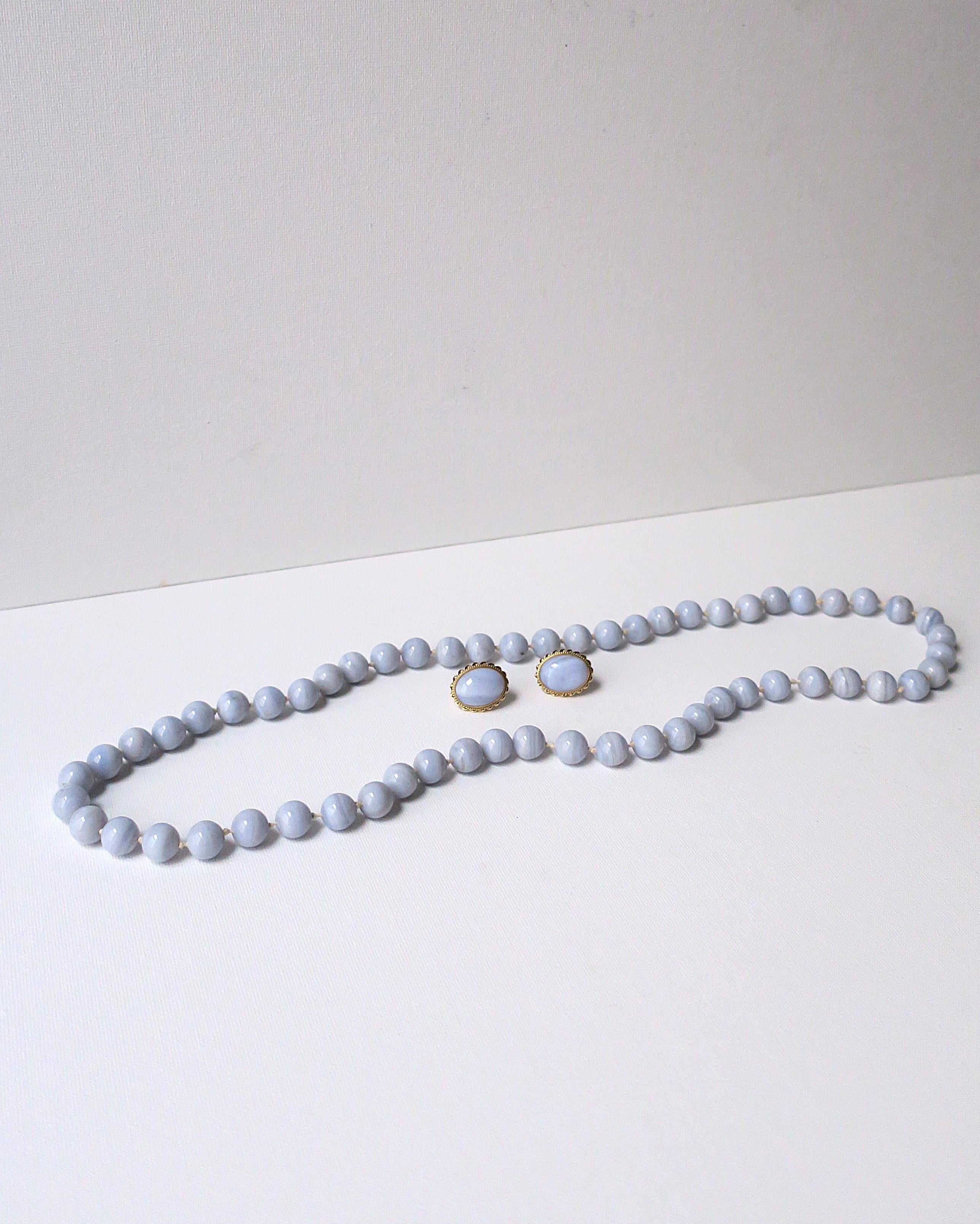 Collana di perline di quarzo calcedonio in vendita 1