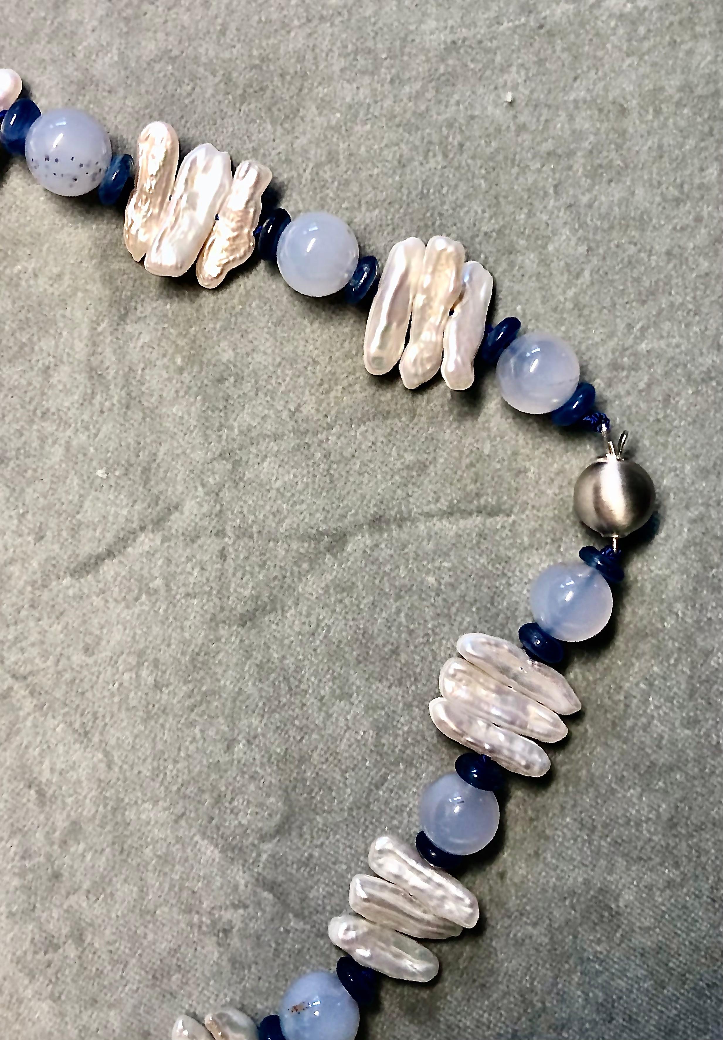 Bead Chalcedony sapphire and stick pearl necklace For Sale