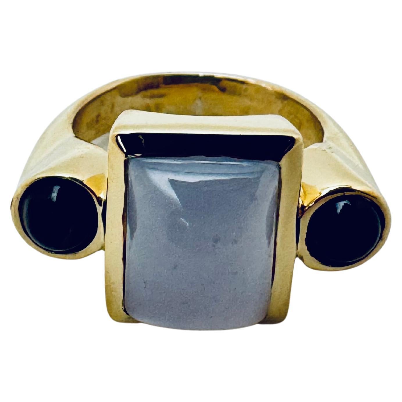 Bague en calcédoine et saphir en vente