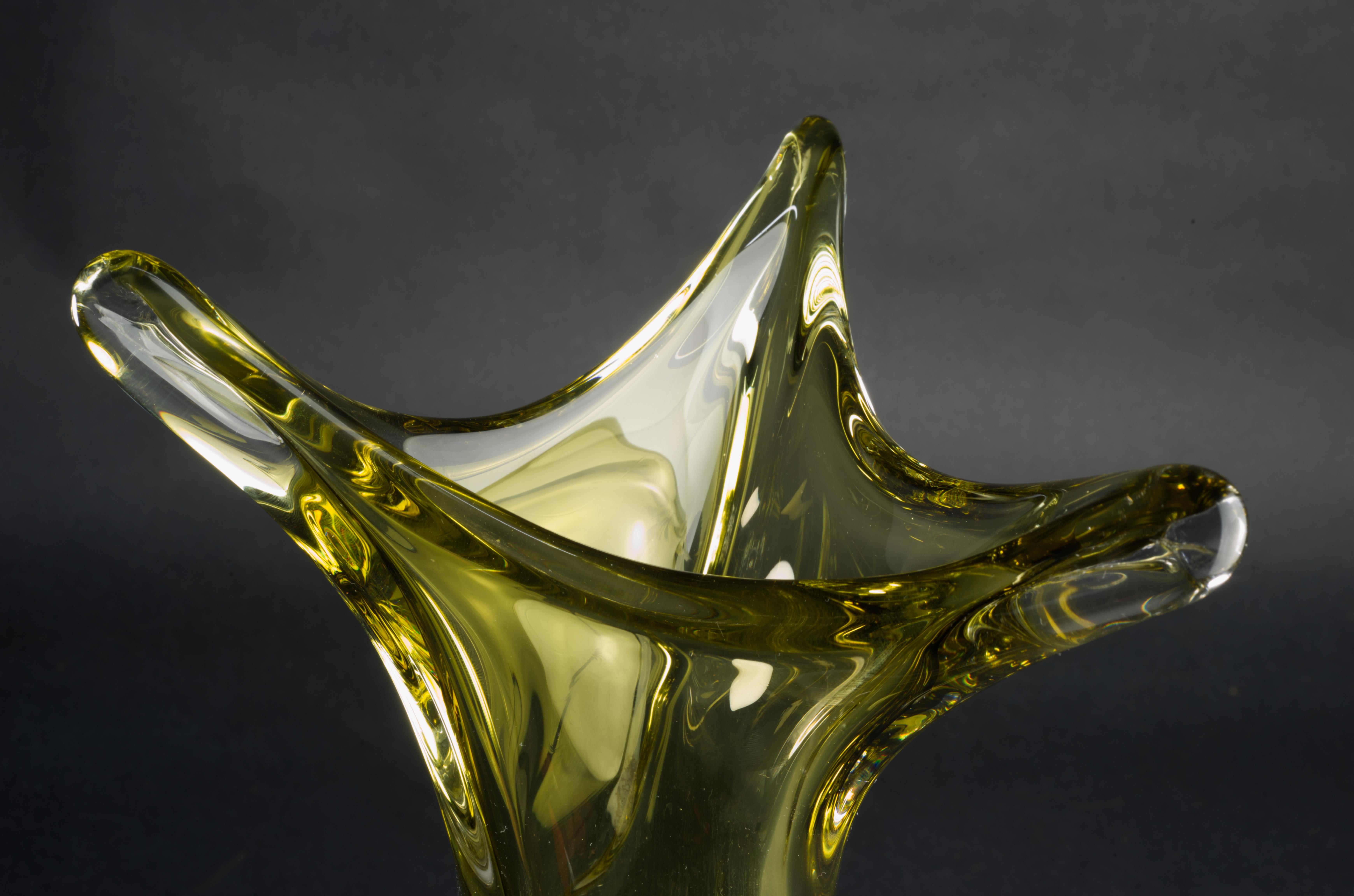 Vaso sommerso verde a forma libera in vetro di Chalet Art 1960s in vendita 7