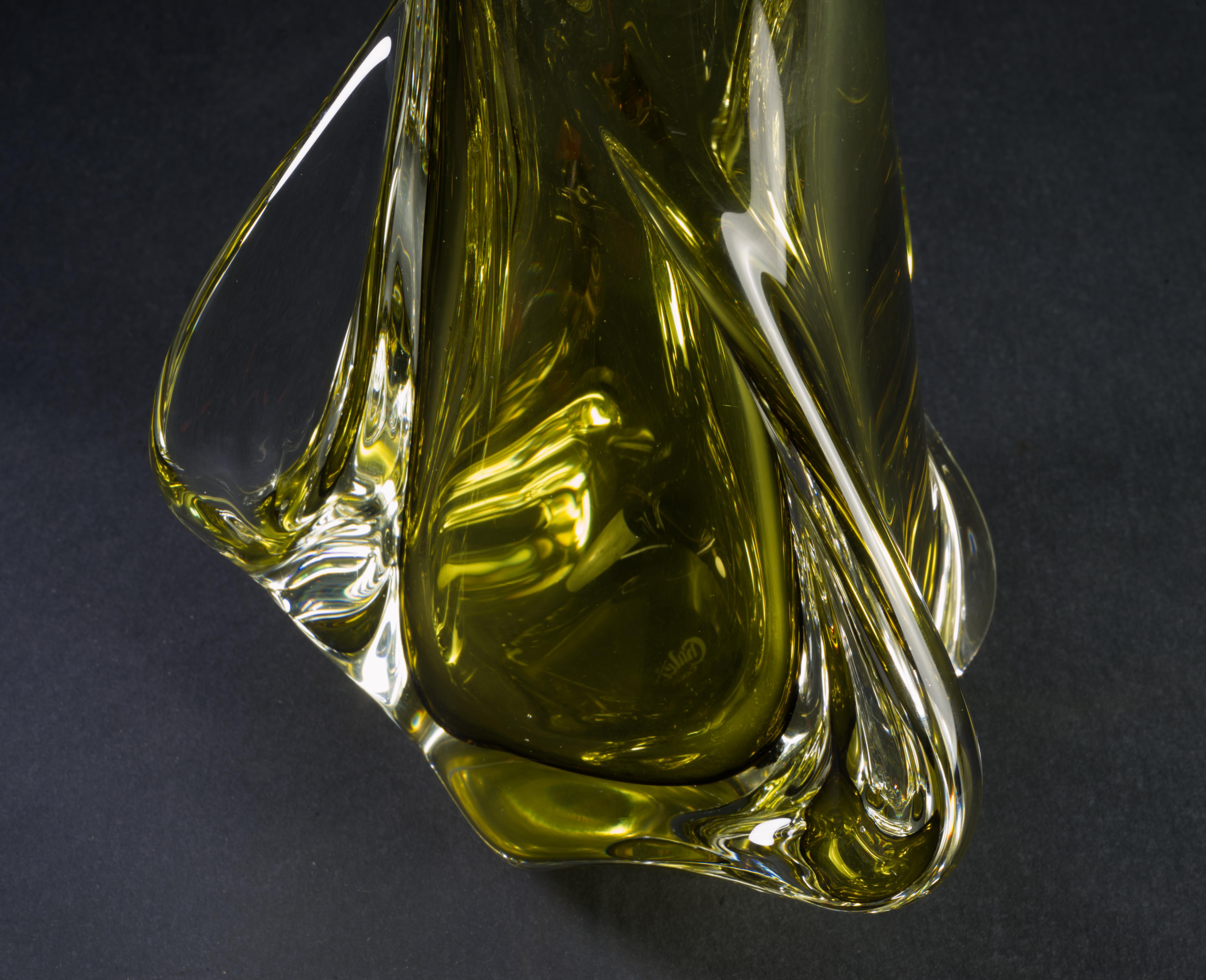 Vetro artistico Vaso sommerso verde a forma libera in vetro di Chalet Art 1960s in vendita