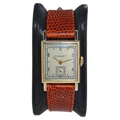 Orologio Chalet in oro Art Deco stile carro armato degli anni '40