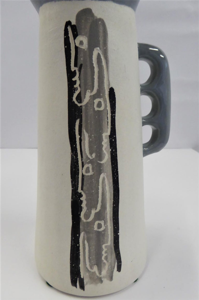 Chalice Pottery California Mid-Century Modern Tall Sculptural Ceramic Pitcher For Sale 6