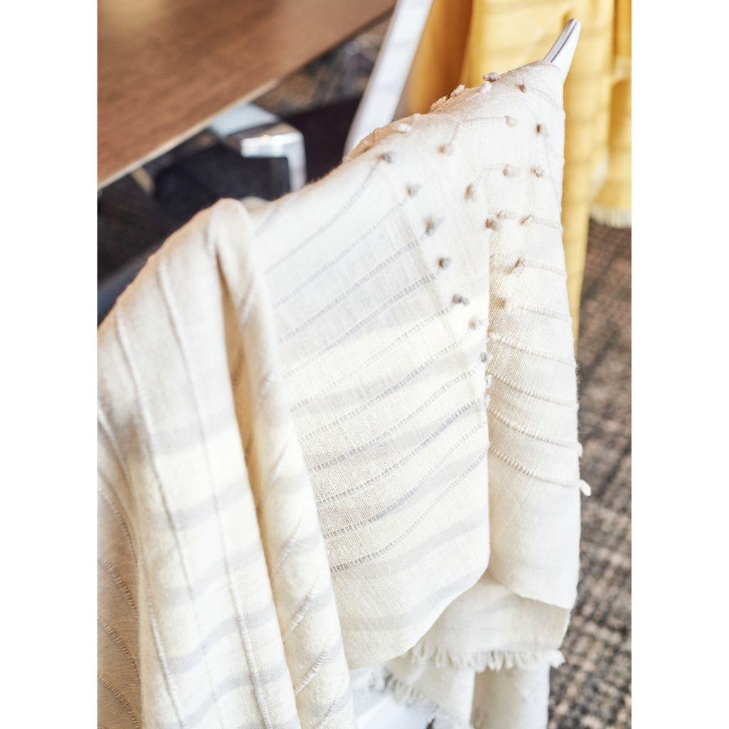 Chalk Handgewebe Weißes Merino  Handgeknüpfte Streifen aus Bio-Baumwolle im Design im Angebot 1