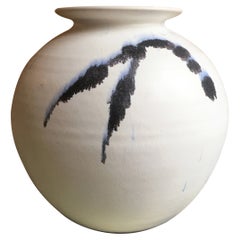 Vase en céramique moderne danoise blanc craie de Karsten Nielsen:: années 1980