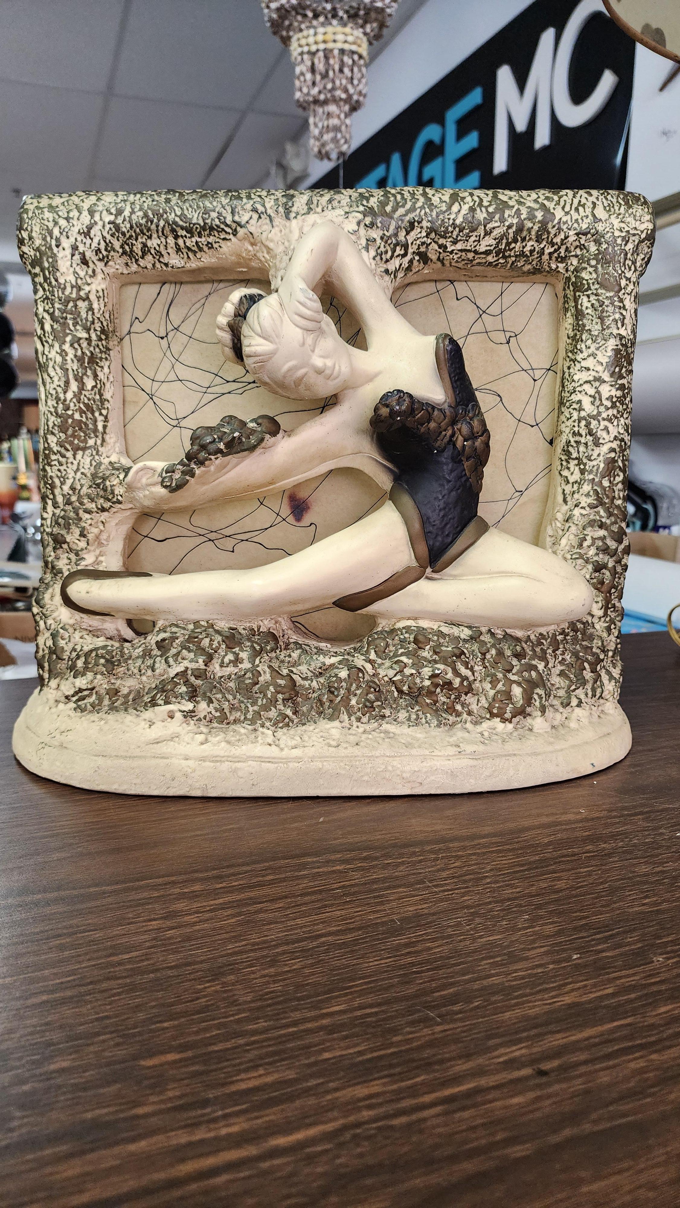 Chalkware NYS Ballet Dancer Table Lamp In Fair Condition For Sale In Frederick, MD