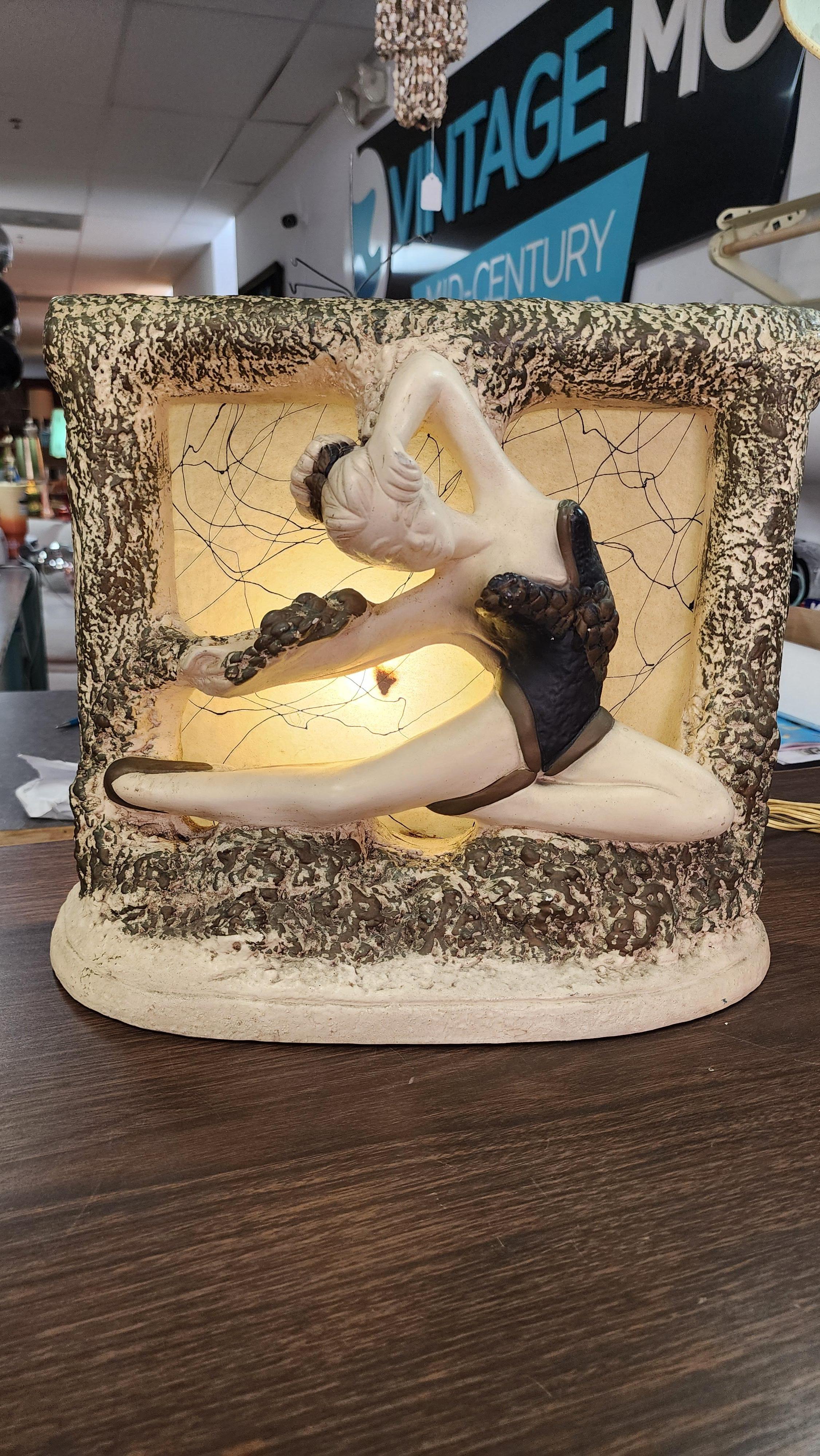 Lampe de table danseuse de ballet Chalkware NYS en vente 3