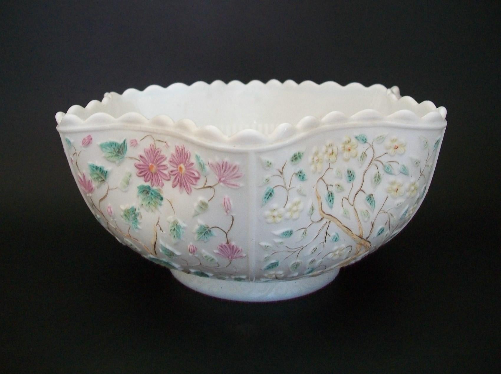 CHALLINOR TAYLOR GLASS CO. – „Baum des Lebens“ – Milchglasschale – USA – um 1890 (amerikanisch) im Angebot