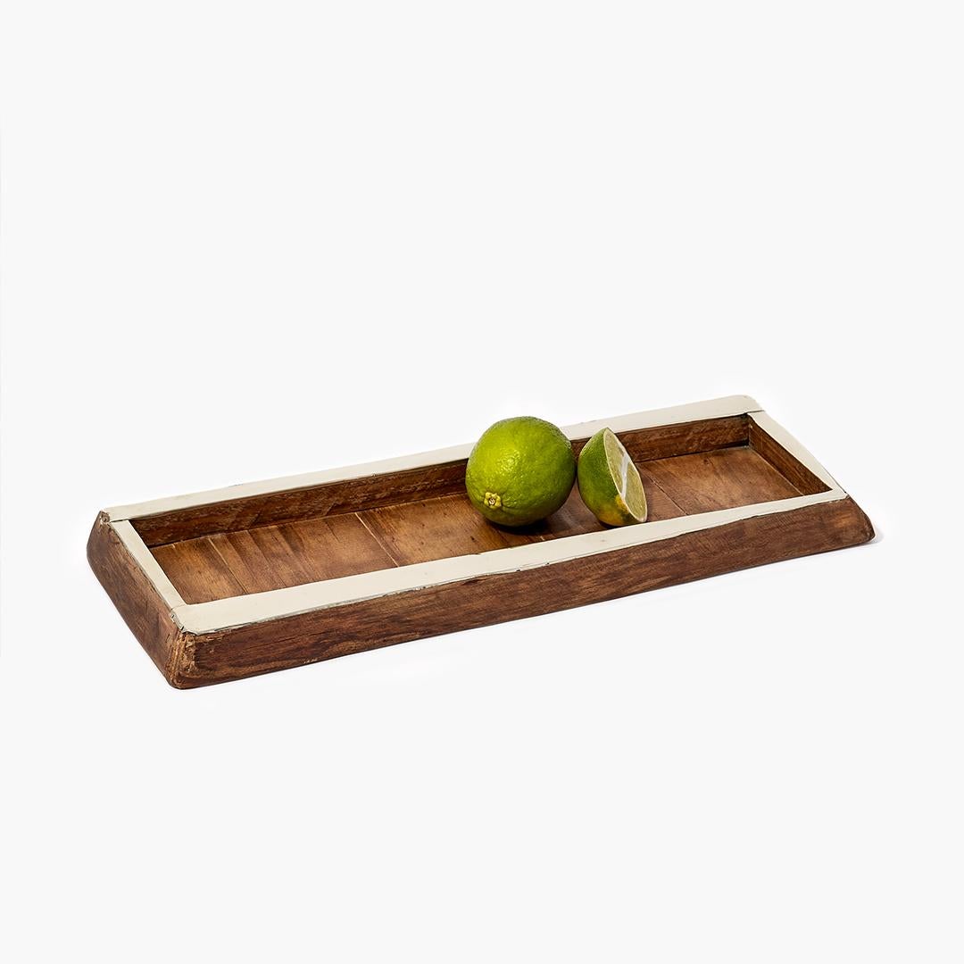 Chalten Mini Medium rechteckiges Tablett aus Holz und Alpaka Silber (Organische Moderne) im Angebot