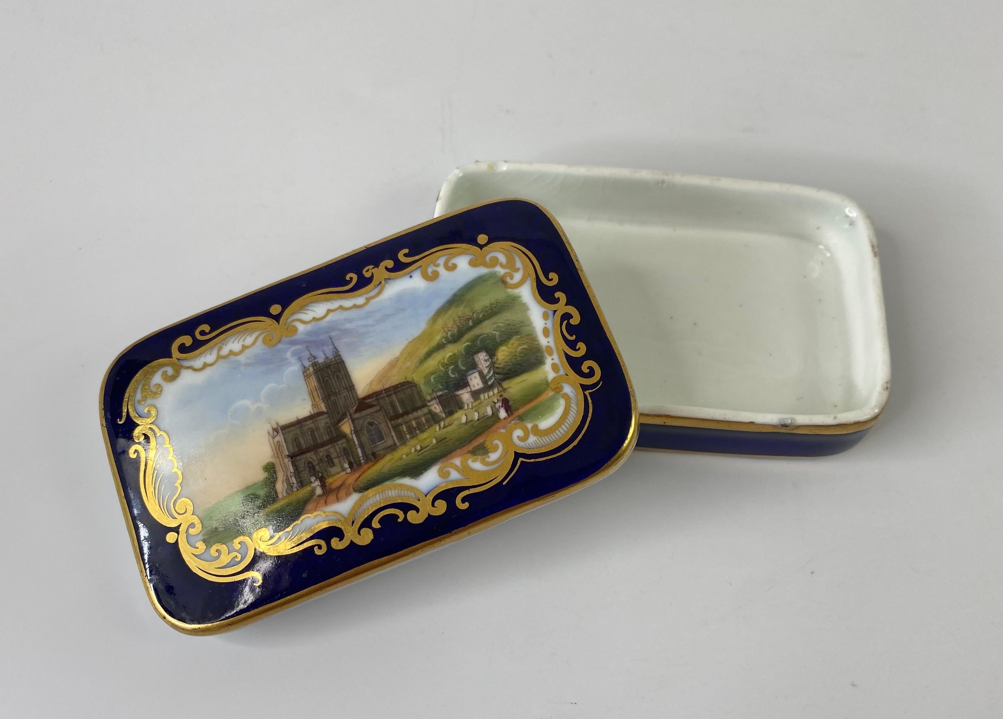 Victorian Chamberlain Worcester Porcelain Box and Cover, ‘Malvern’, c. 1840 For Sale