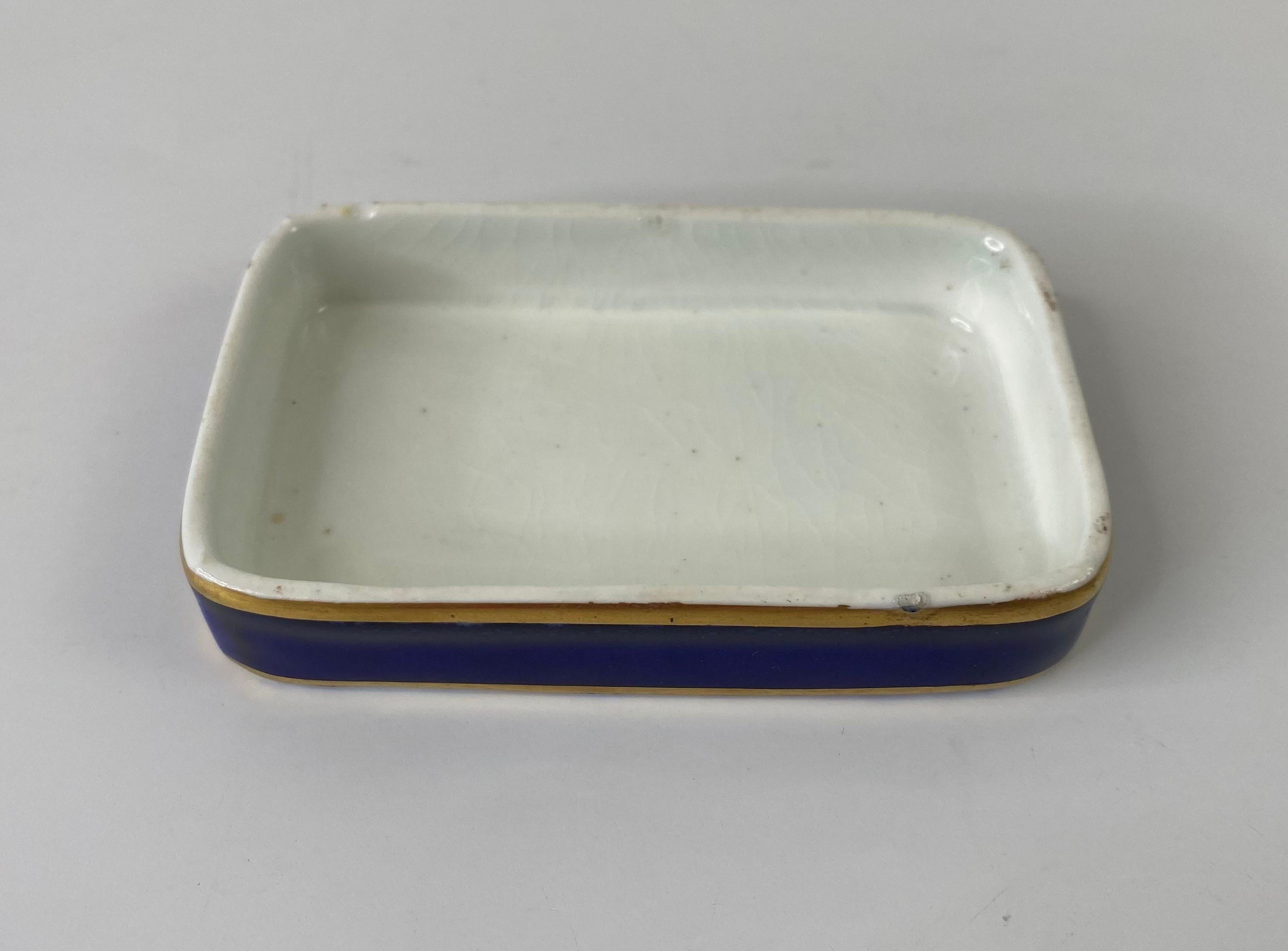 English Chamberlain Worcester Porcelain Box and Cover, ‘Malvern’, c. 1840 For Sale