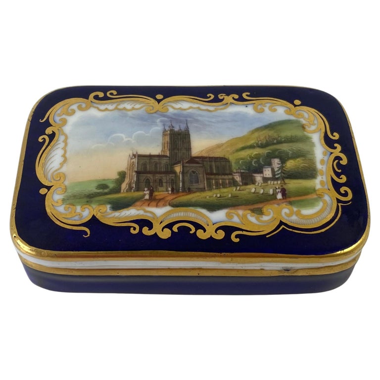 Chamberlain Worcester Porcelain Box and Cover, ‘Malvern’, c. 1840 For