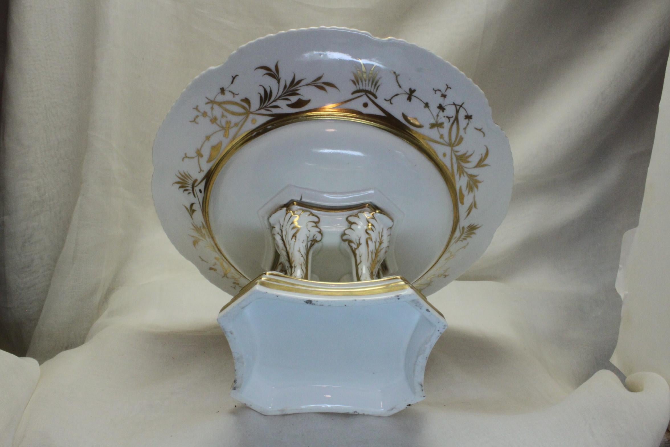 Chamberlain Worcester Porcelain Comport Decorated with Fancy Birds In Good Condition In East Geelong, VIC