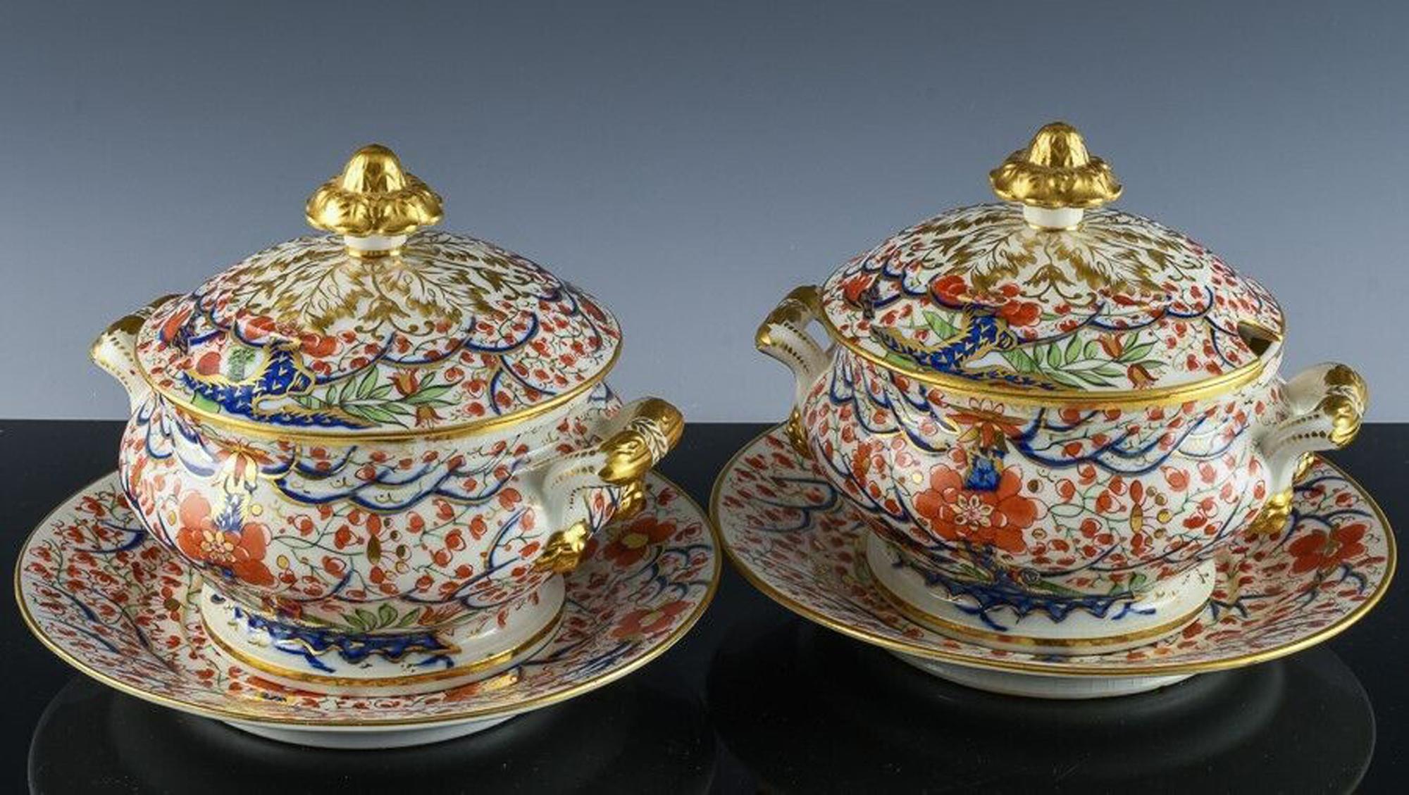 English Chamberlain Worcester Porcelain Pair of Sauce Tureens and Stands-Tree of Life For Sale