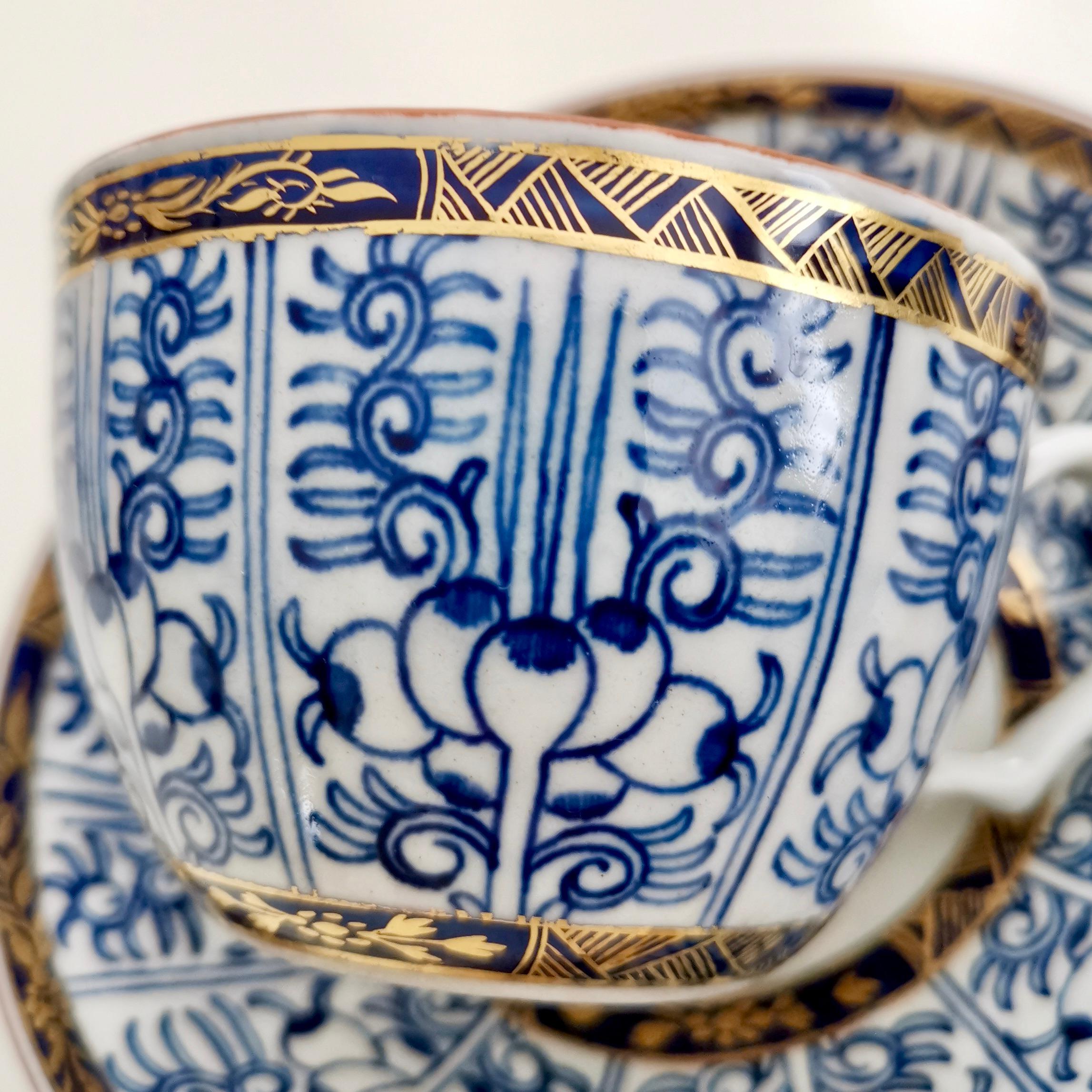 English Chamberlain Worcester Porcelain Teacup, Blue Lily Pattern, circa 1815