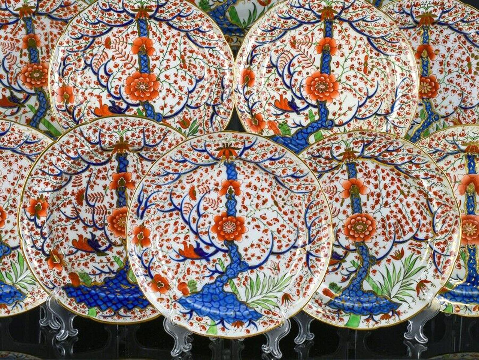 English Chamberlain Worcester Porcelain Tree of Life Set of Twelve Dinner Plates For Sale