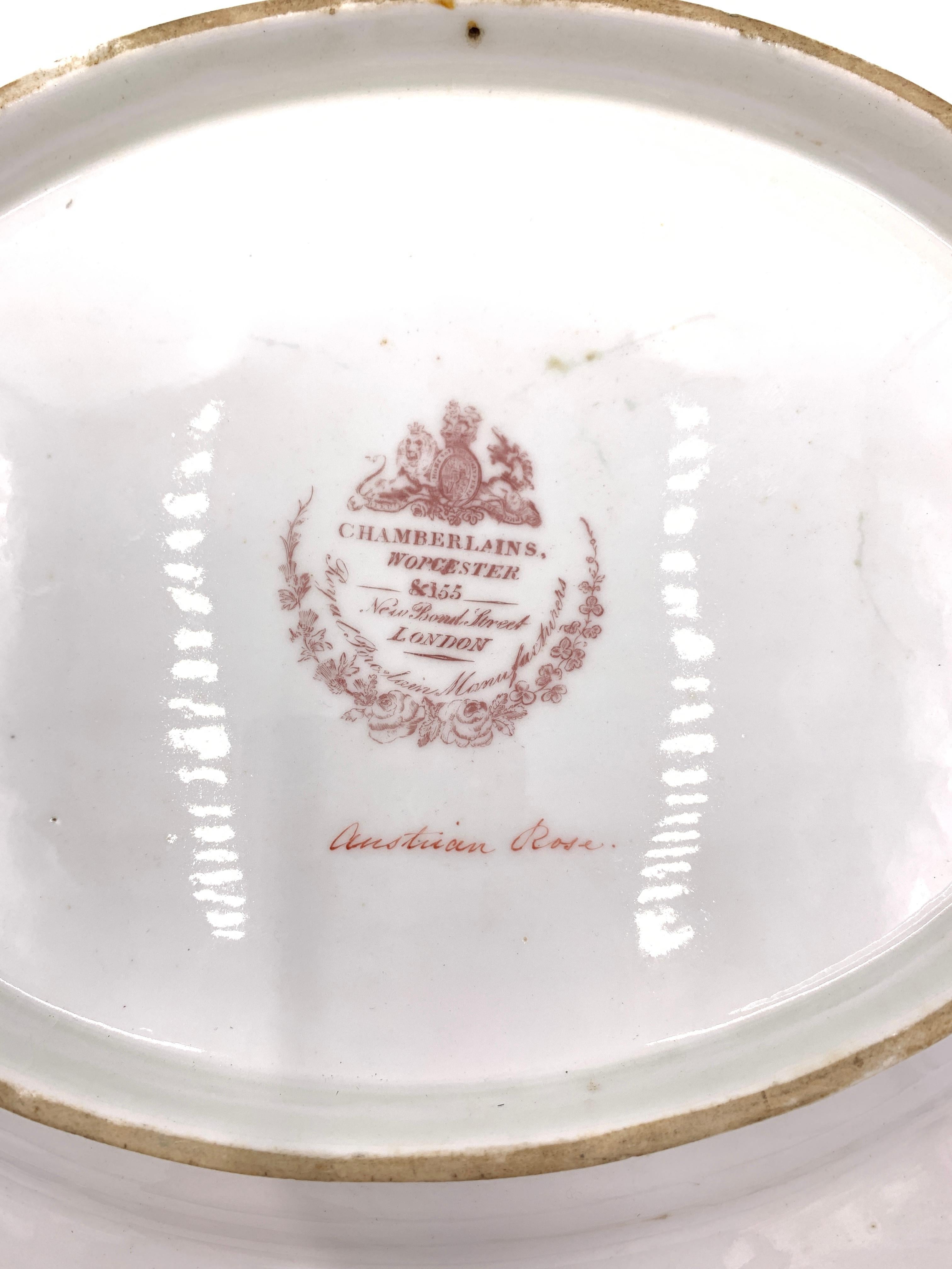 Porcelaine Ensemble d'assiettes armoriées Chamberlains du service caractéristique Nawab of the Carnatic en vente