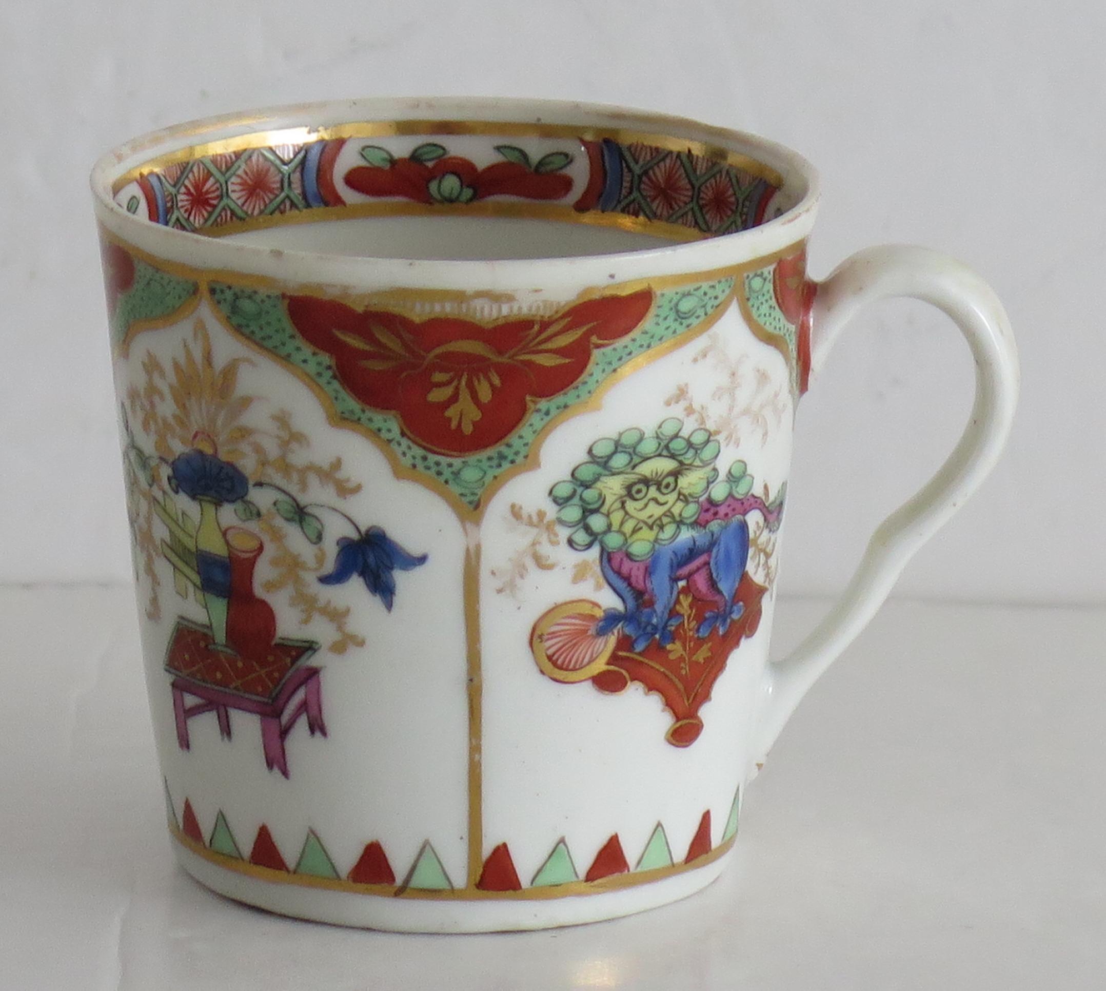 Hand-Painted Chamberlains Worcester Coffee Can Porcelain Dragon in Compartments Pt75, Ca 1800