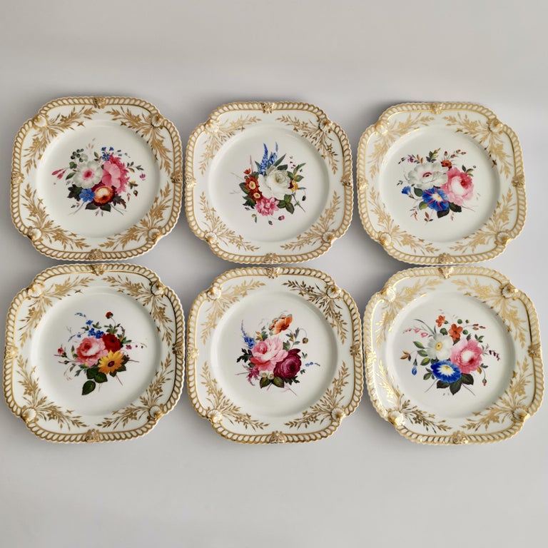 Chamberlains Worcester Dessert Service, White with Flowers, Regency, ca 1822 For Sale 3