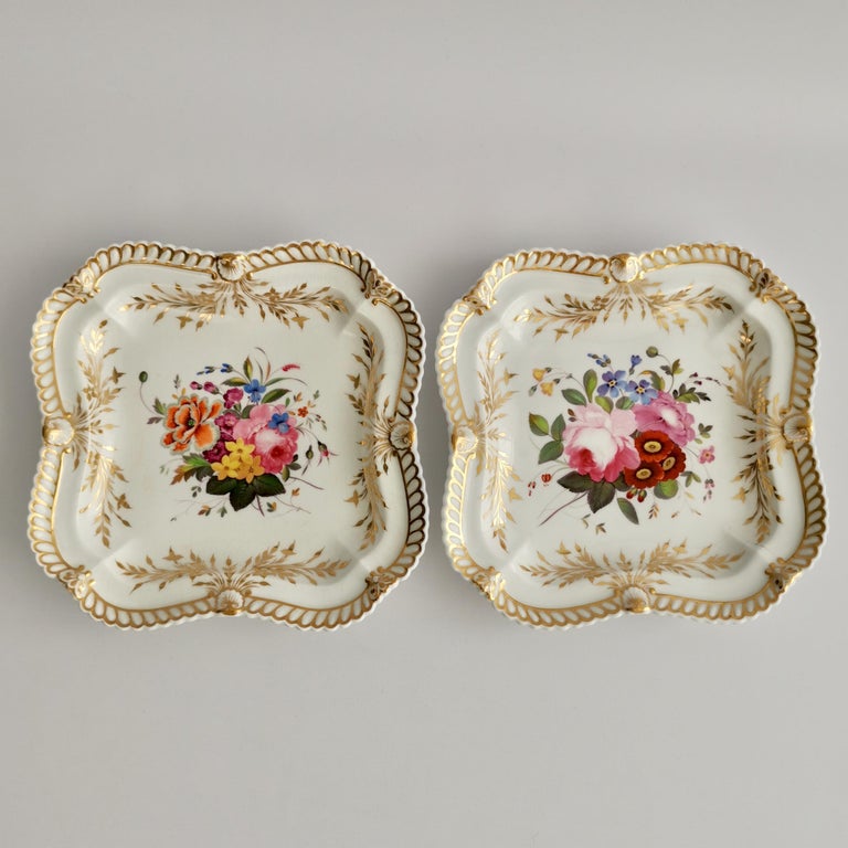 Early 19th Century Chamberlains Worcester Dessert Service, White with Flowers, Regency, ca 1822 For Sale