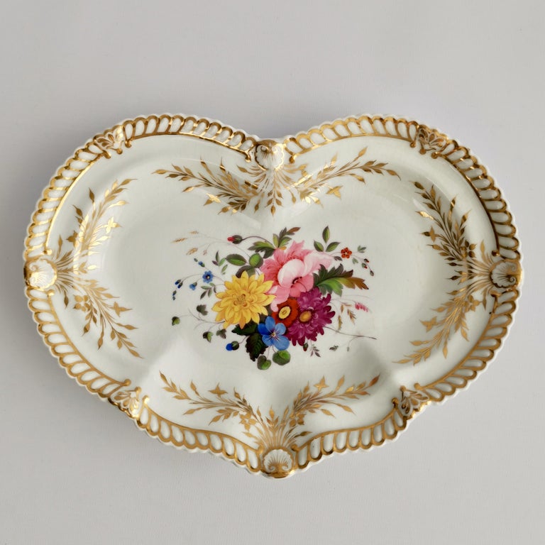 Chamberlains Worcester Dessert Service, White with Flowers, Regency, ca 1822 For Sale 1