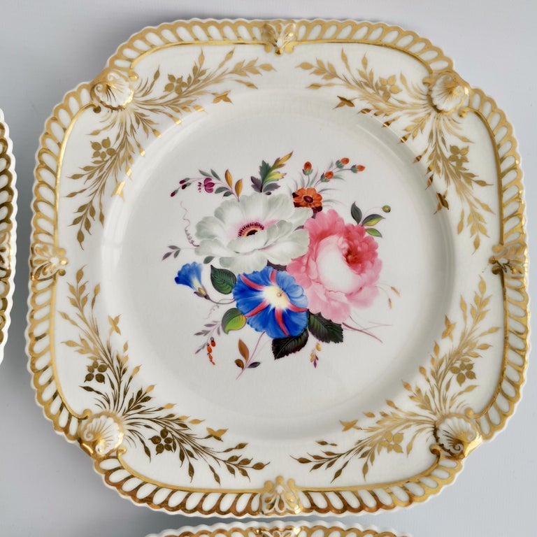 Chamberlains Worcester Dessert Service, White with Flowers, Regency, ca 1822 For Sale 2