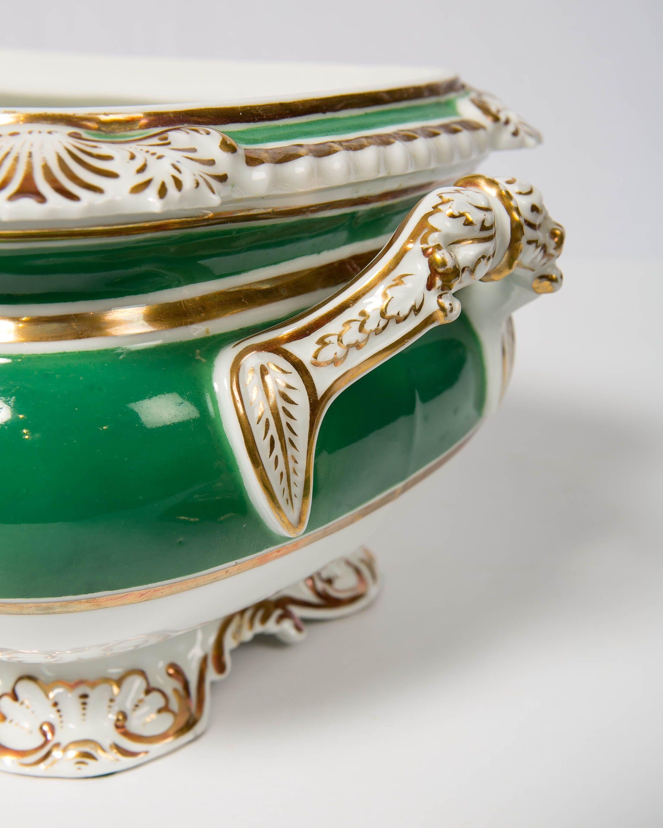 Chamberlains Worcester Green Soup Tureen Made in England, circa 1825 3