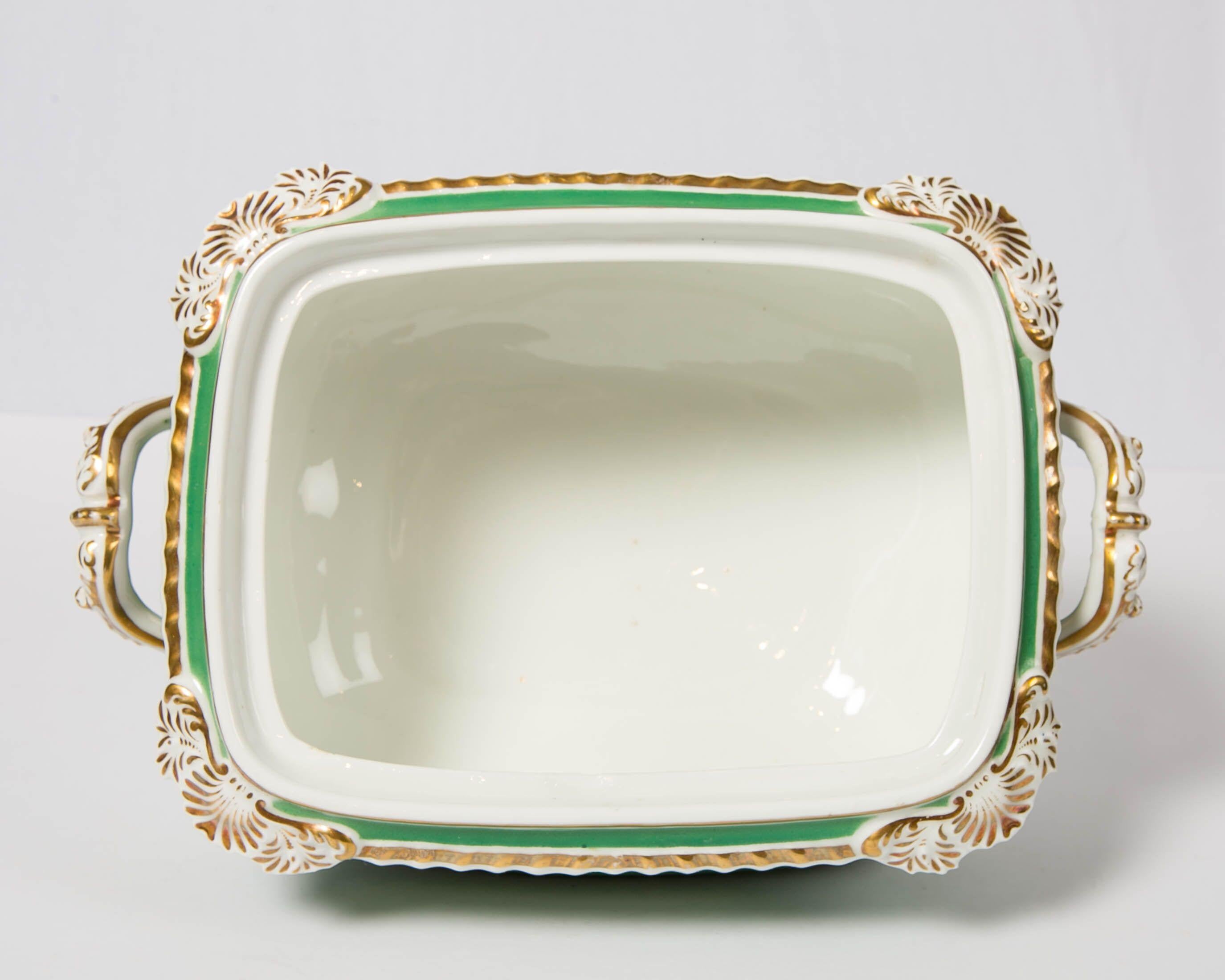 Chamberlains Worcester Green Soup Tureen Made in England, circa 1825 4
