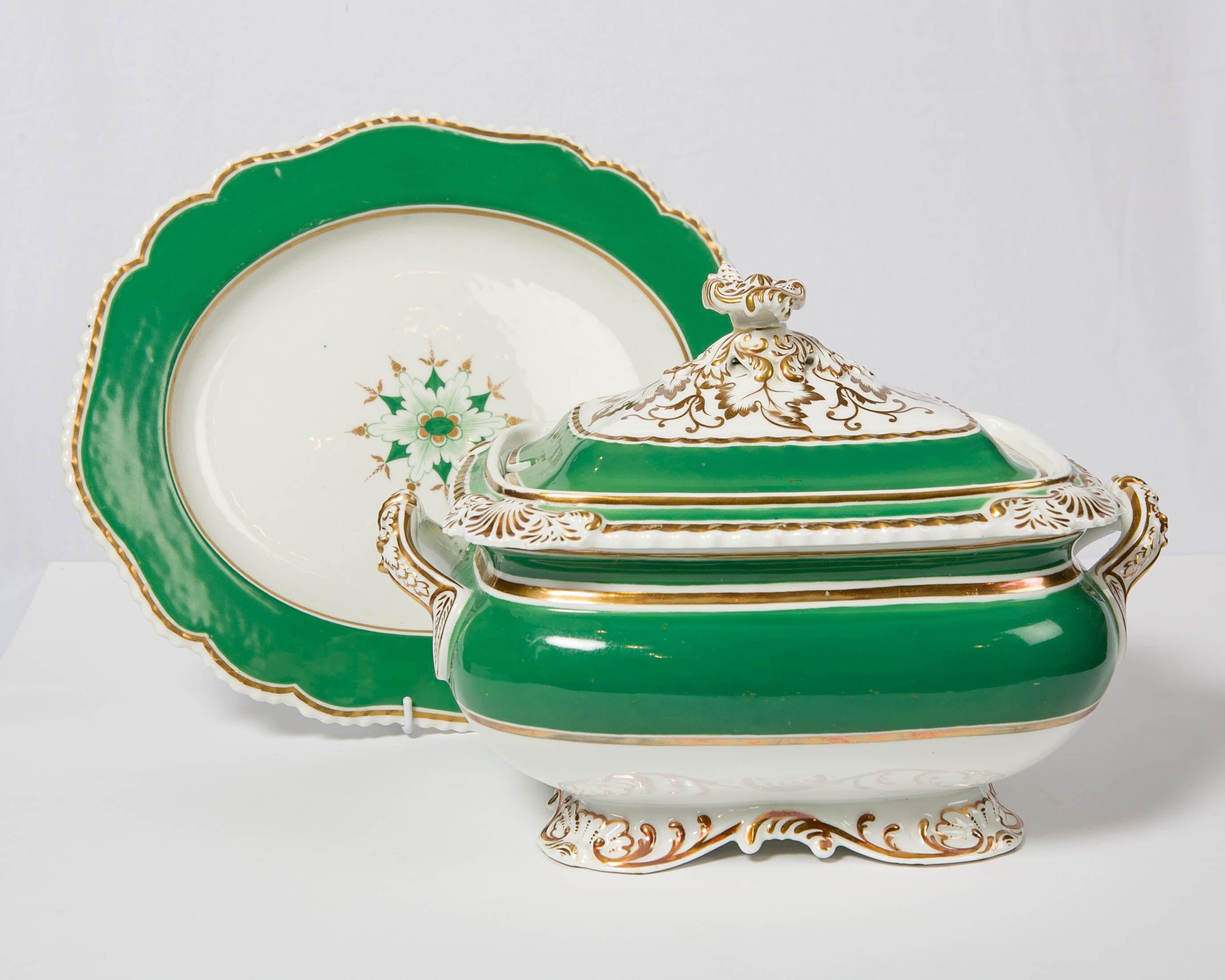 Chamberlains Worcester Green Soup Tureen Made in England, circa 1825 1