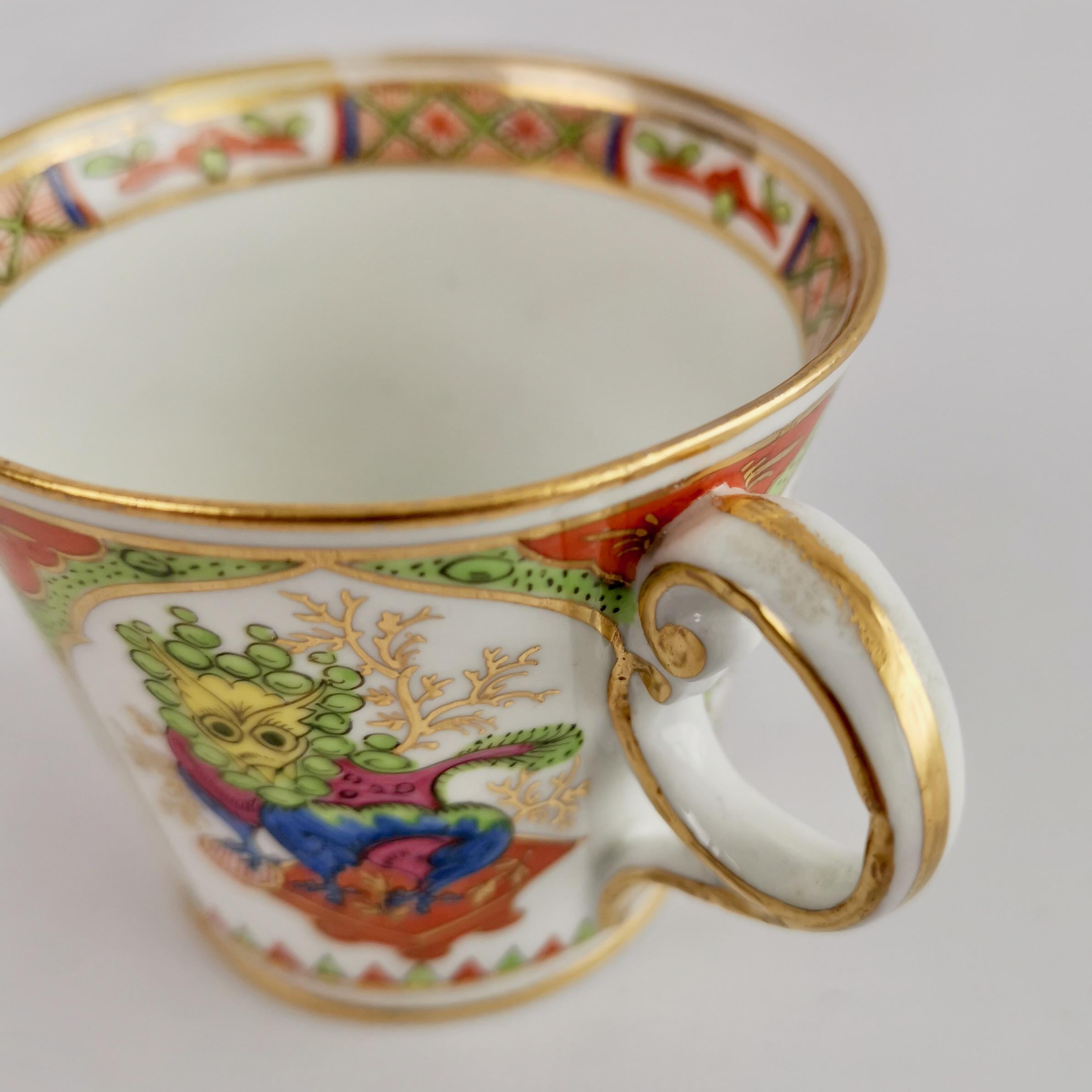 Chamberlain's Worcester Orphaned Porcelain Coffee Cup, Dragons, circa 1810 In Good Condition In London, GB