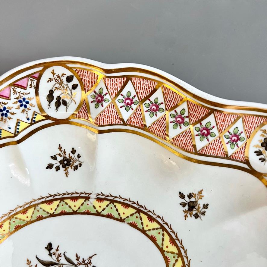 Late 18th Century Chamberlains Worcester Oval Dish, Harlequin Pattern in Style of Donegal, ca 1795 For Sale