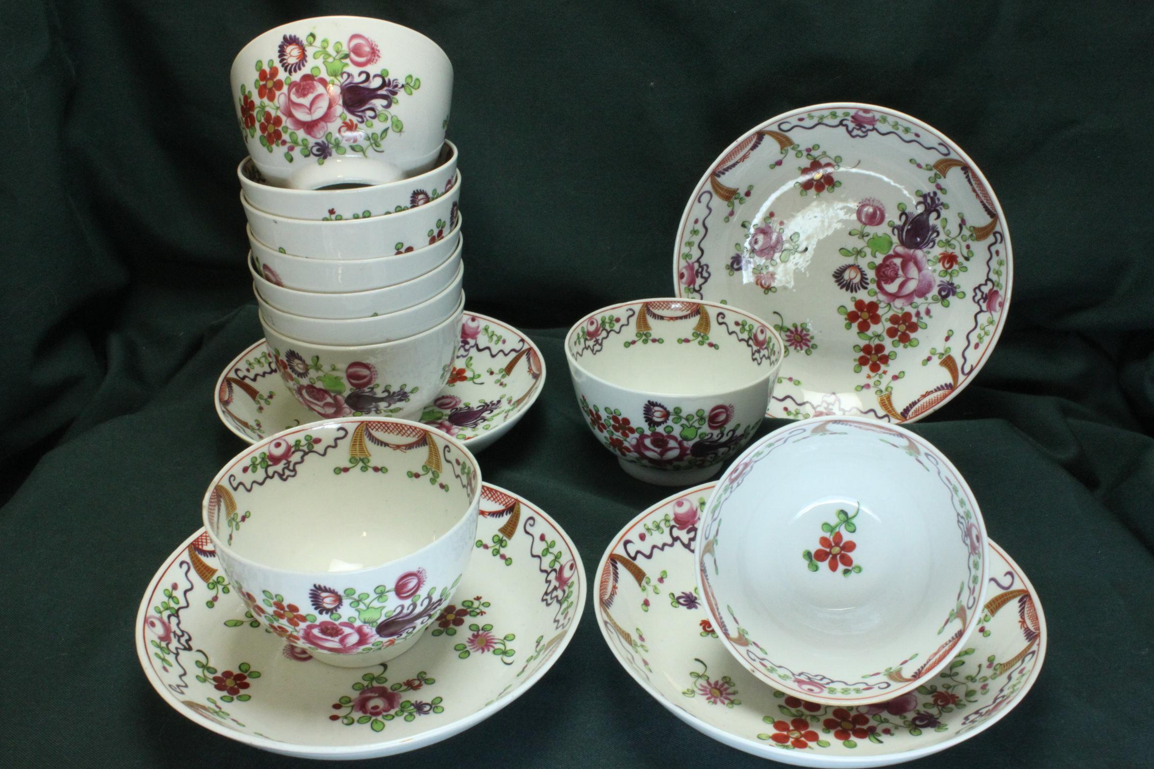 Début du XIXe siècle Service à thé partiel en porcelaine de Chamberlain's Worcester peint à la main en vente