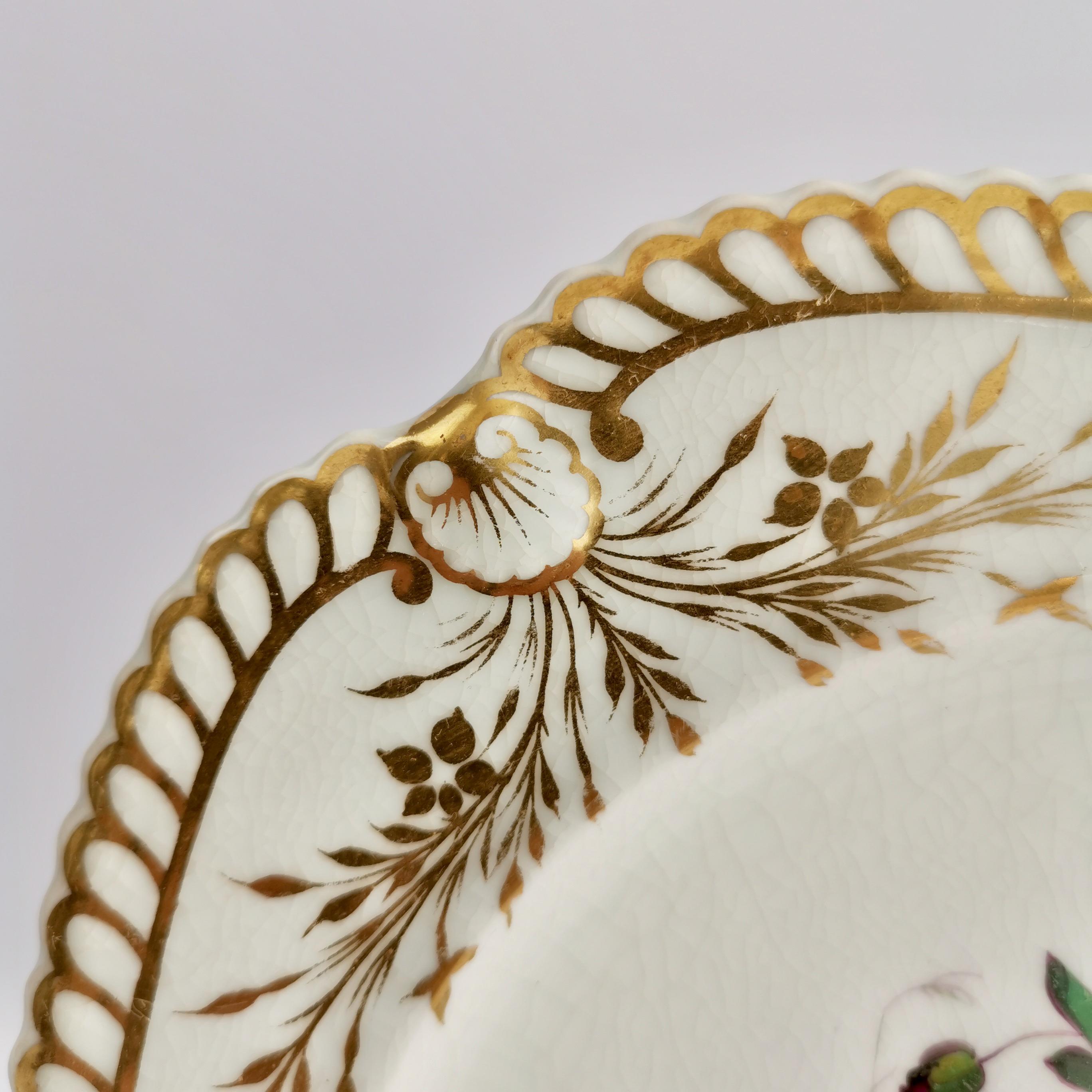 Hand-Painted Chamberlains Worcester Porcelain Plate, White with Flowers, Regency ca 1822 '1'