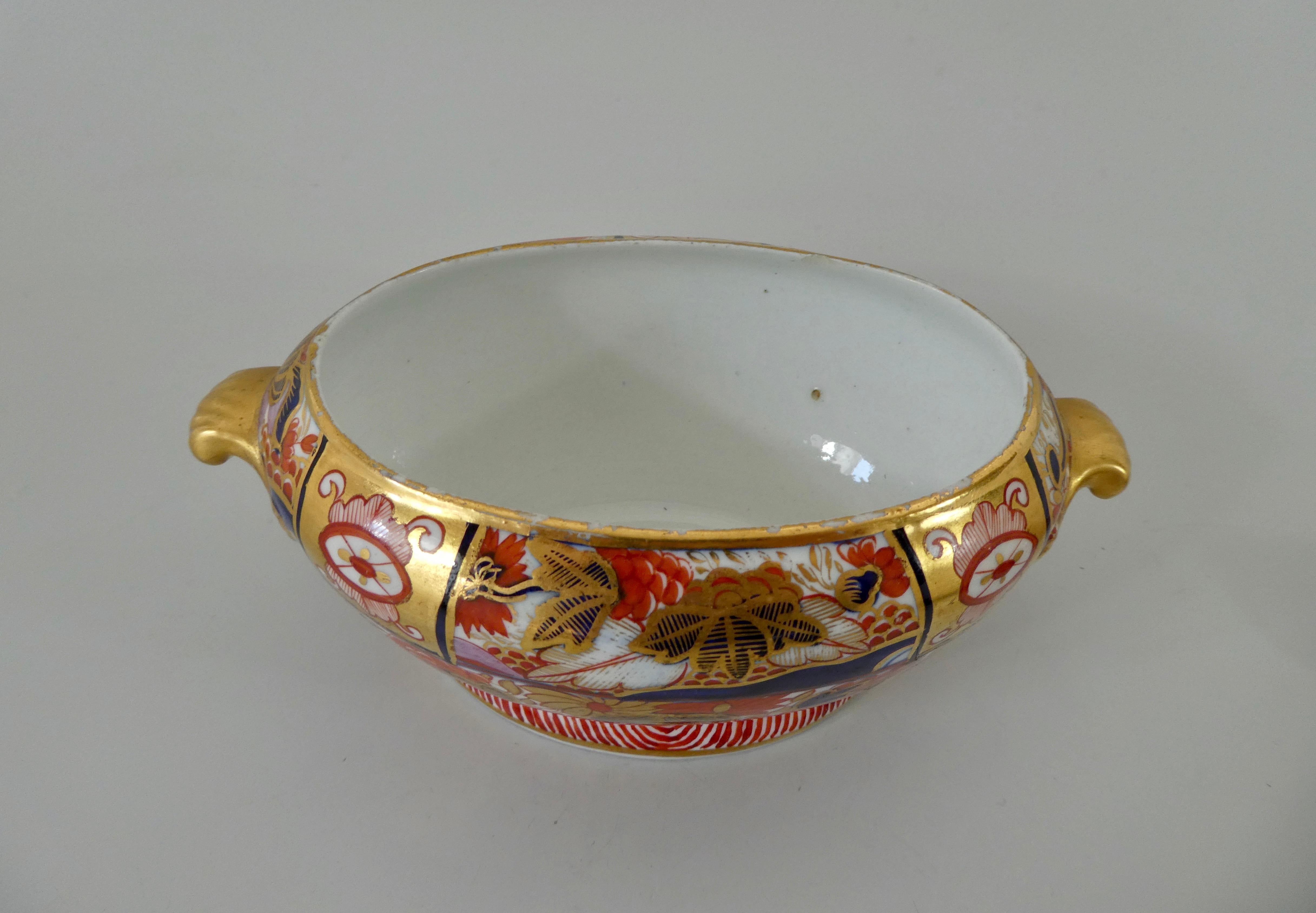 Chamberlains Worcester Porcelain Sauce Tureen, Imari Pattern, circa 1800 In Good Condition In Gargrave, North Yorkshire