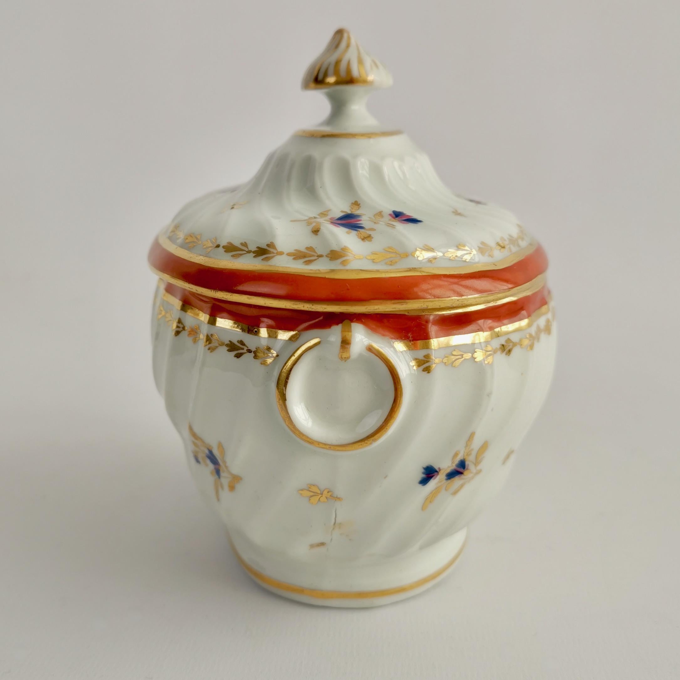 George III Chamberlains Worcester Porcelain Sucrier, White and Ochre, Georgian, circa 1795