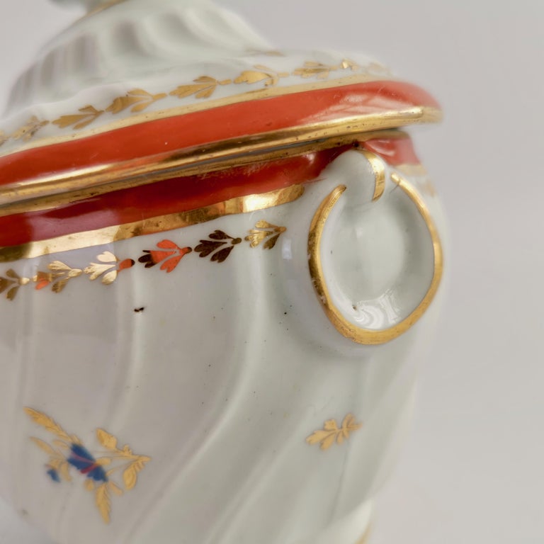 Chamberlains Worcester Porcelain Sucrier, White and Ochre, Georgian, circa 1795 For Sale 2