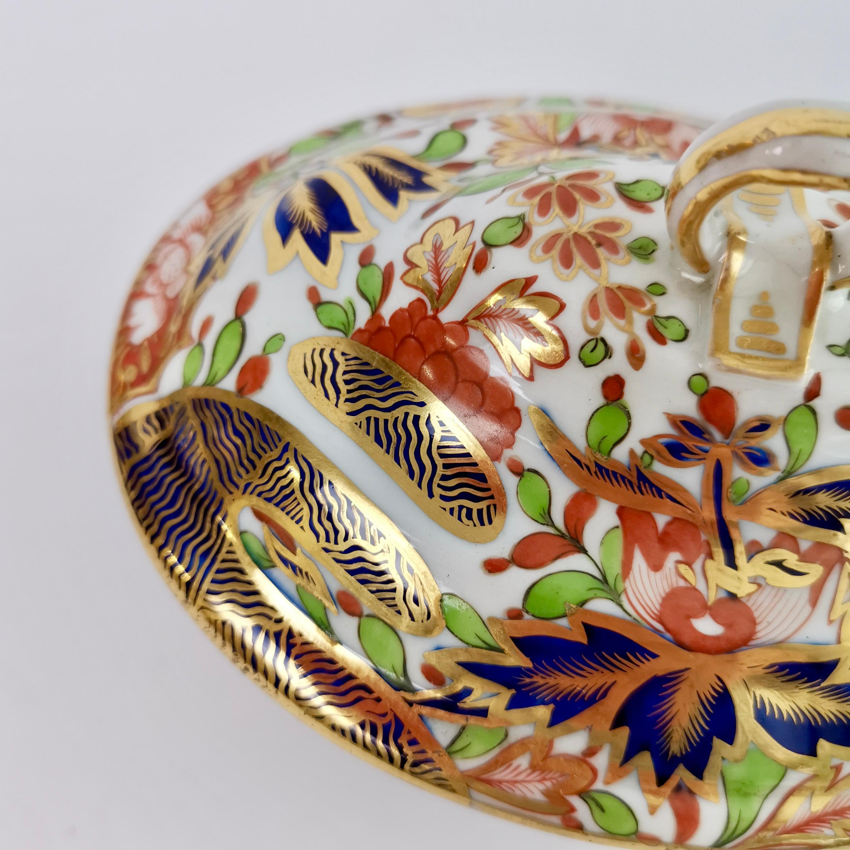 Early 19th Century Chamberlains Worcester Sucrier, Imari Finger and Thumb Pattern Regency 1802-1805